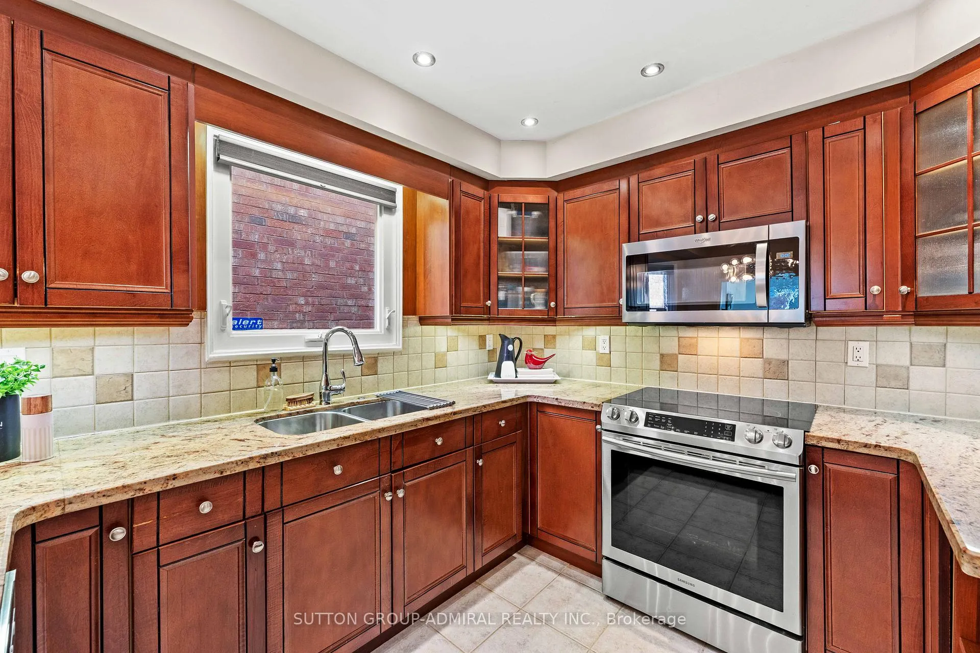 Photo 10 of 27 Ramblewood Lane, Vaughan, Brownridge — HOMEH