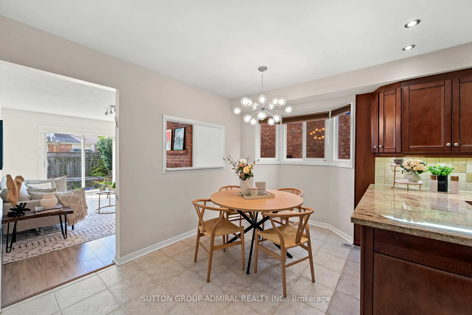 Photo 11 of 27 Ramblewood Lane, Vaughan, Brownridge — HOMEH