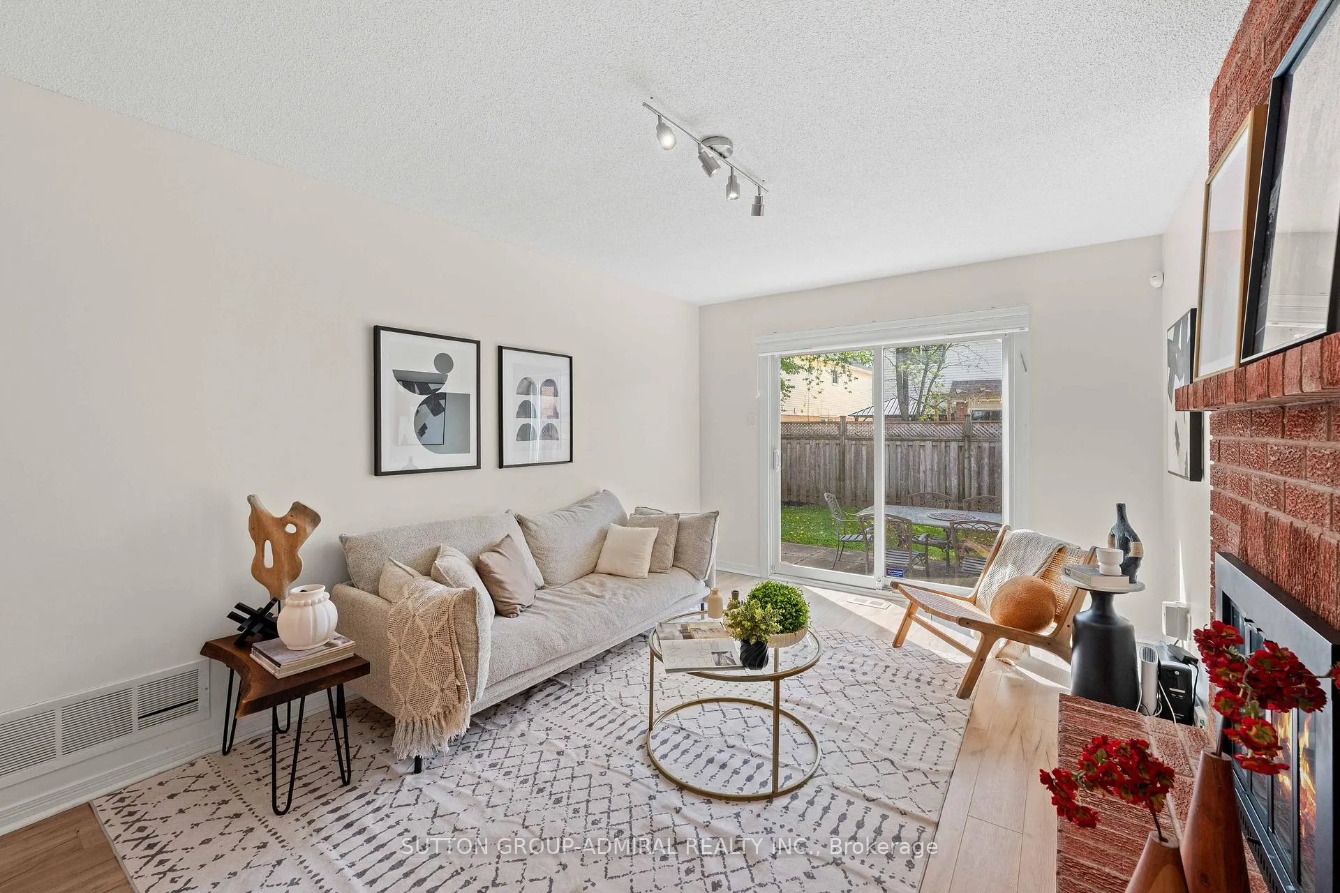 Photo 13 of 27 Ramblewood Lane, Vaughan, Brownridge — HOMEH