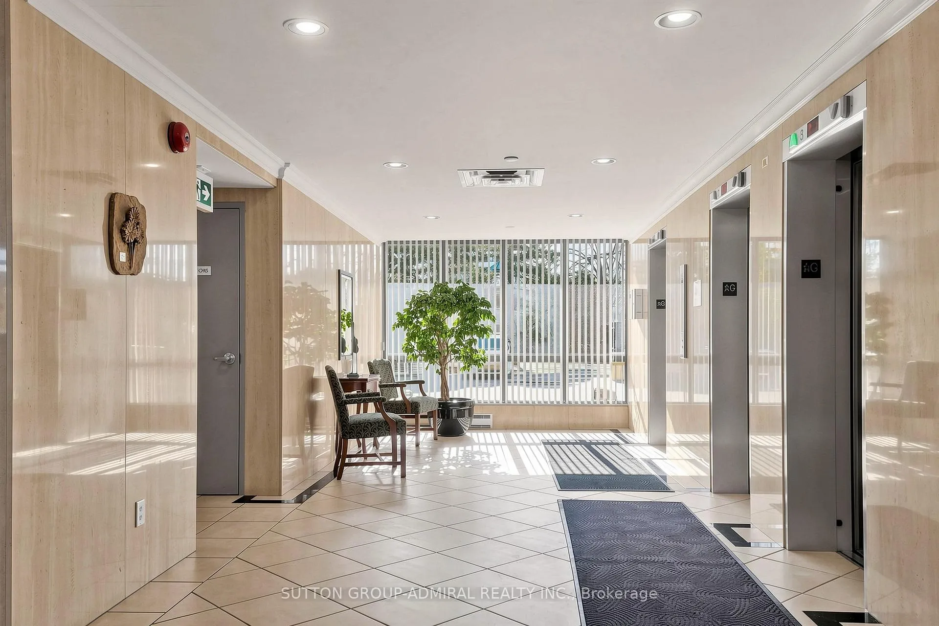 Photo 6 of Unit 1809, 8111 Yonge Street, Markham, Royal Orchard — HOMEH