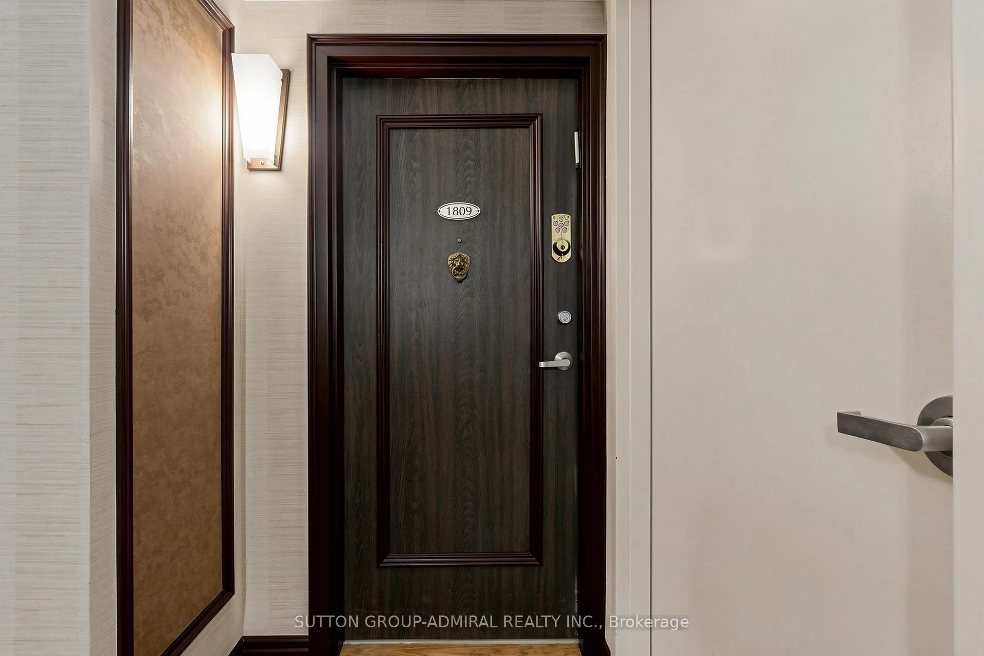 Photo 7 of Unit 1809, 8111 Yonge Street, Markham, Royal Orchard — HOMEH