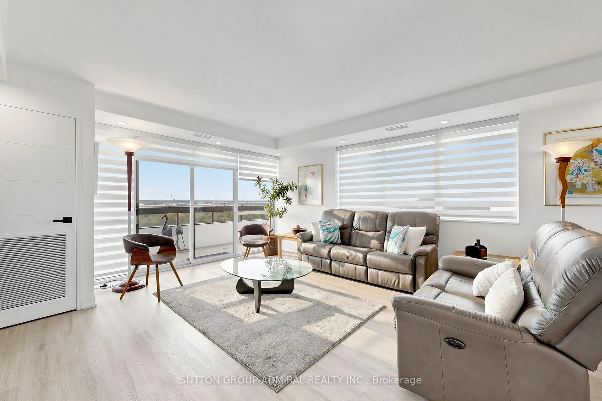 Photo 8 of Unit 1809, 8111 Yonge Street, Markham, Royal Orchard — HOMEH