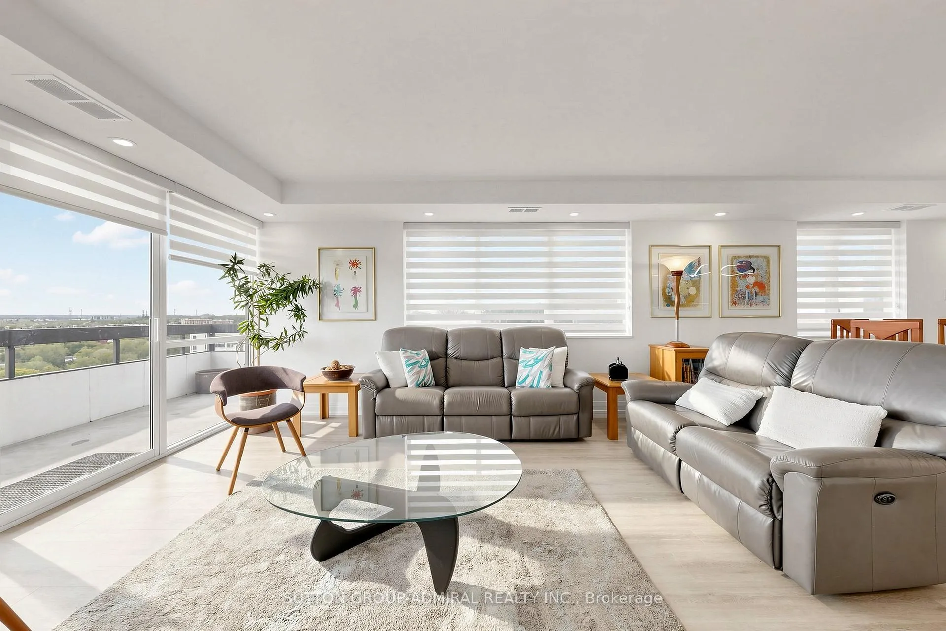 Photo 9 of Unit 1809, 8111 Yonge Street, Markham, Royal Orchard — HOMEH
