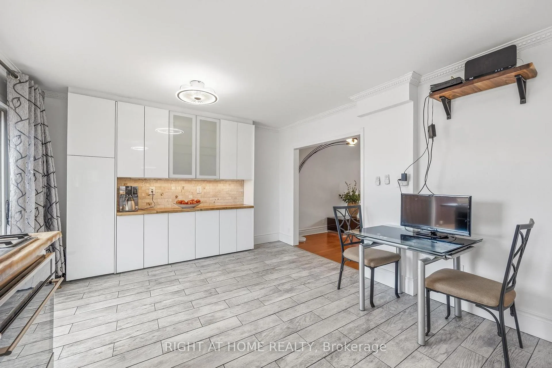 Photo 3 of 35 Dayton Avenue, Etobicoke, Stonegate-Queensway — HOMEH