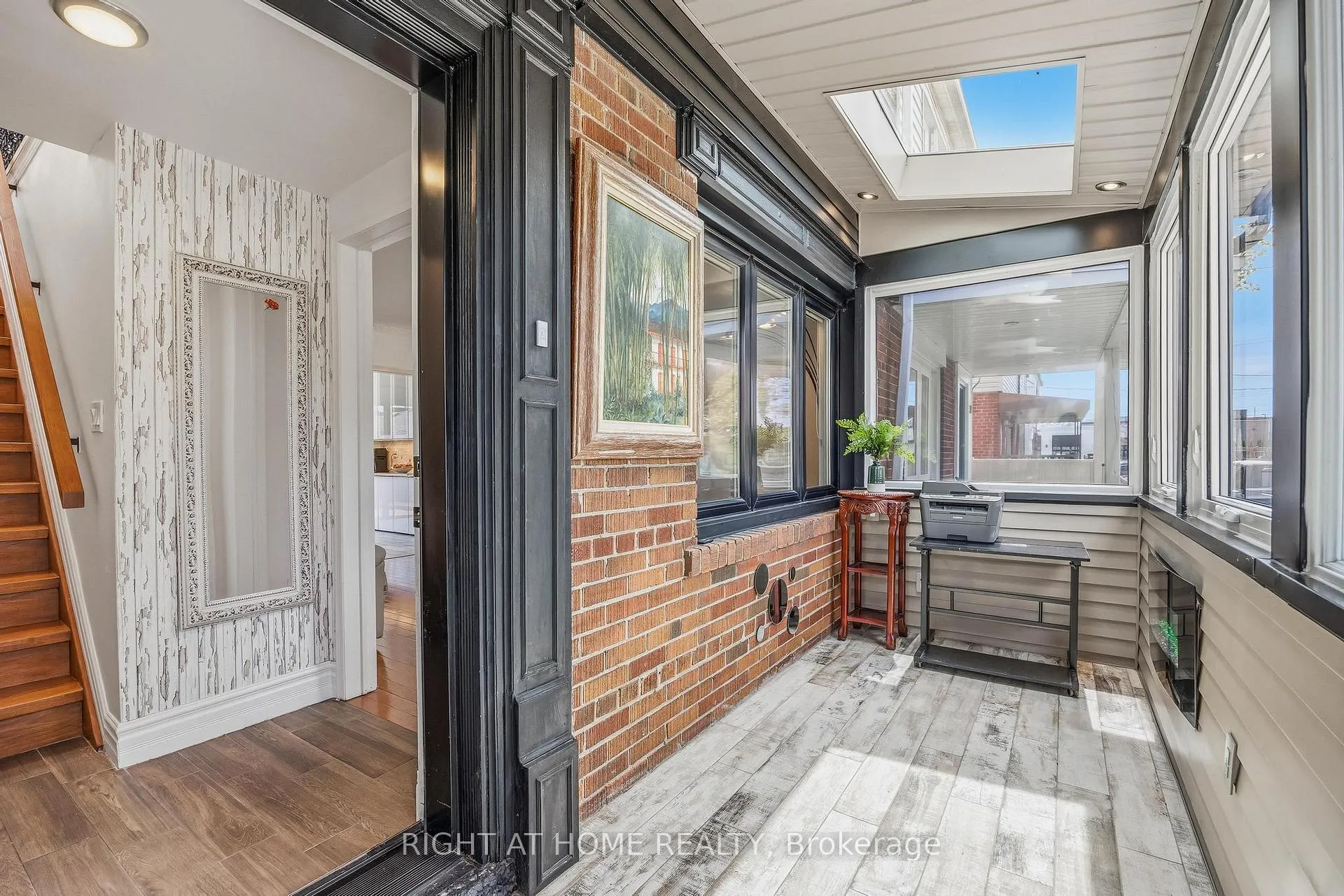 Photo 5 of 35 Dayton Avenue, Etobicoke, Stonegate-Queensway — HOMEH