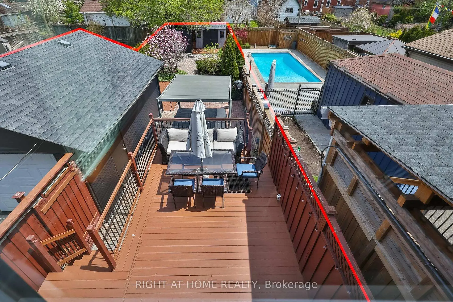 Photo 19 of 35 Dayton Avenue, Etobicoke, Stonegate-Queensway — HOMEH