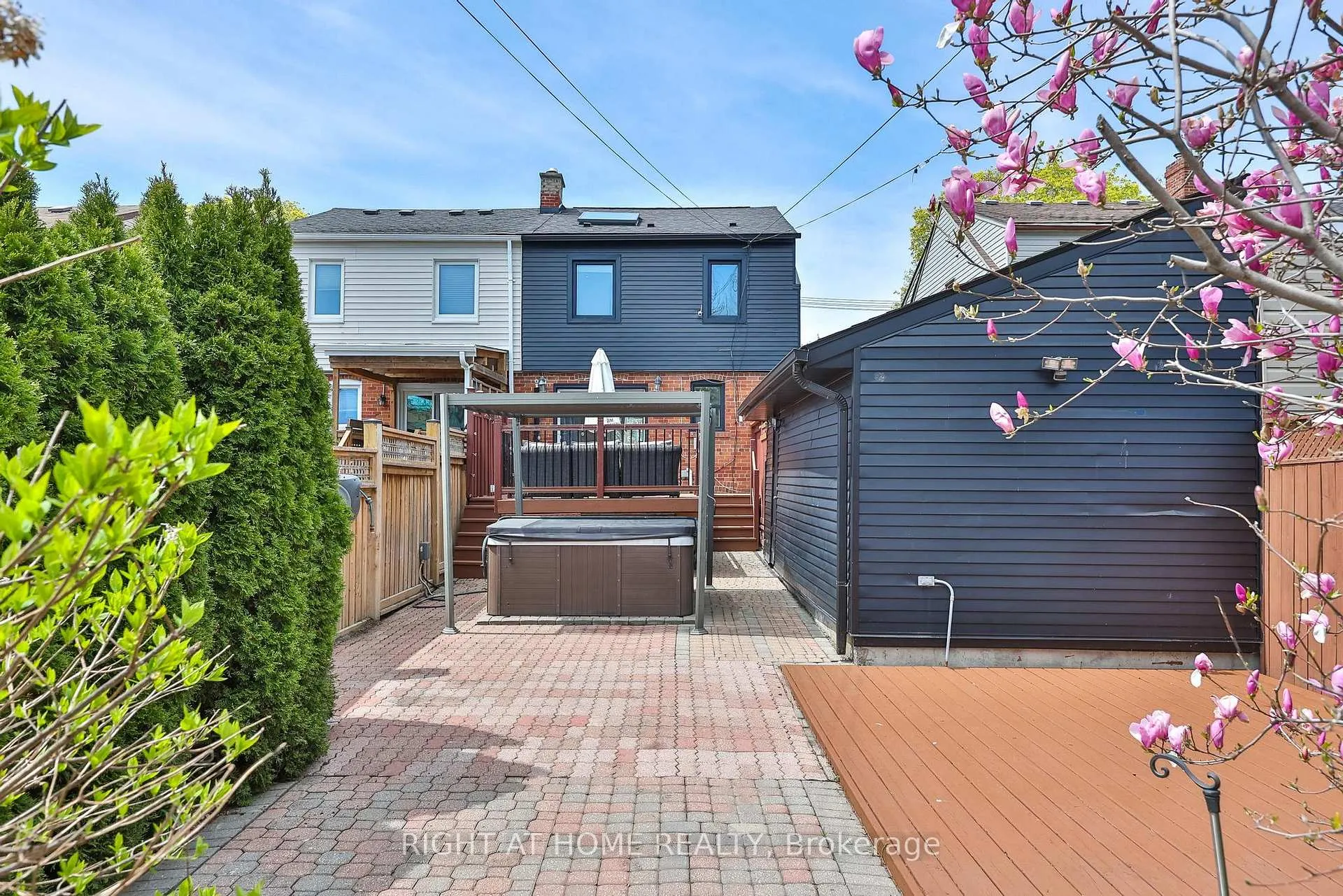 Photo 22 of 35 Dayton Avenue, Etobicoke, Stonegate-Queensway — HOMEH