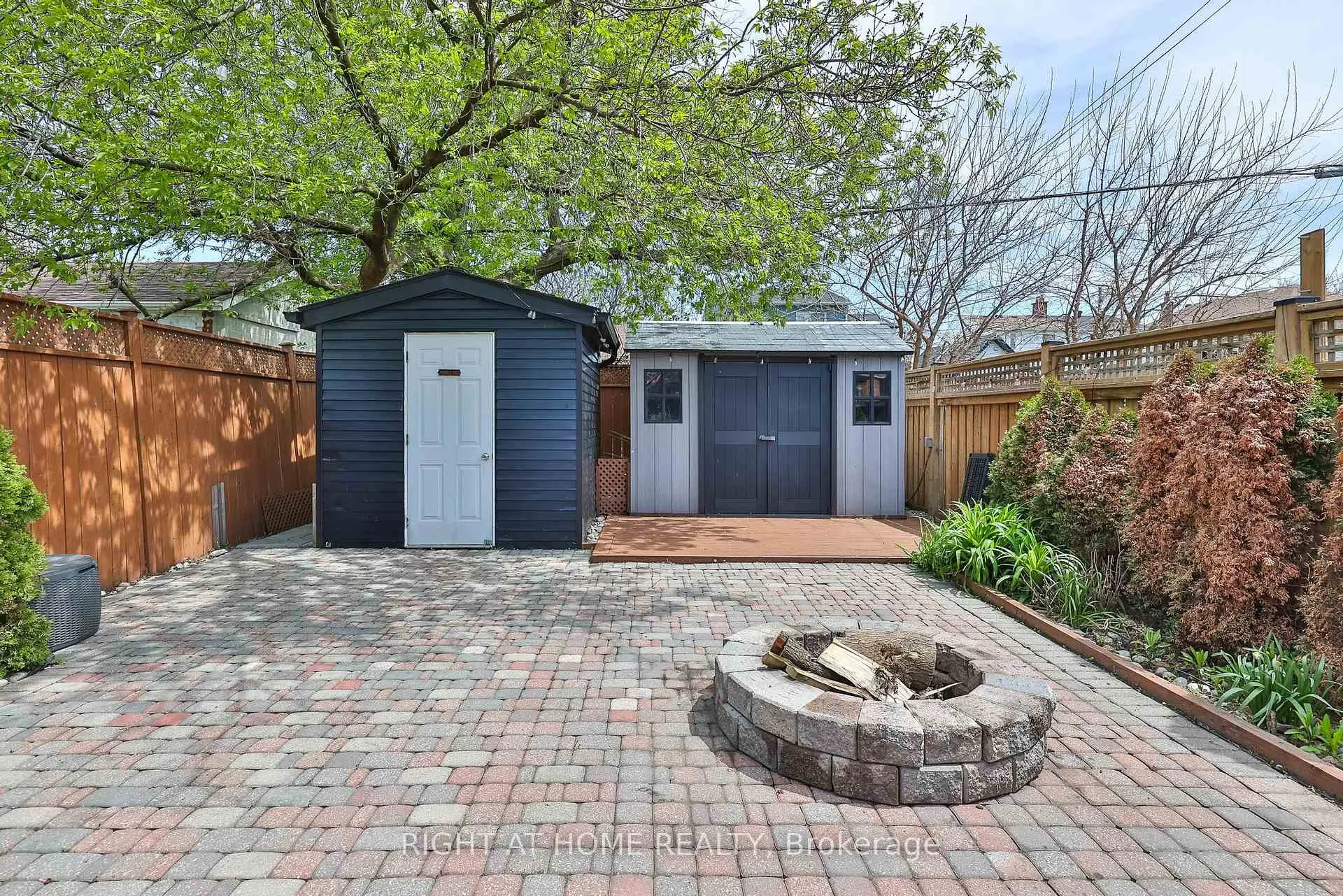 Photo 24 of 35 Dayton Avenue, Etobicoke, Stonegate-Queensway — HOMEH
