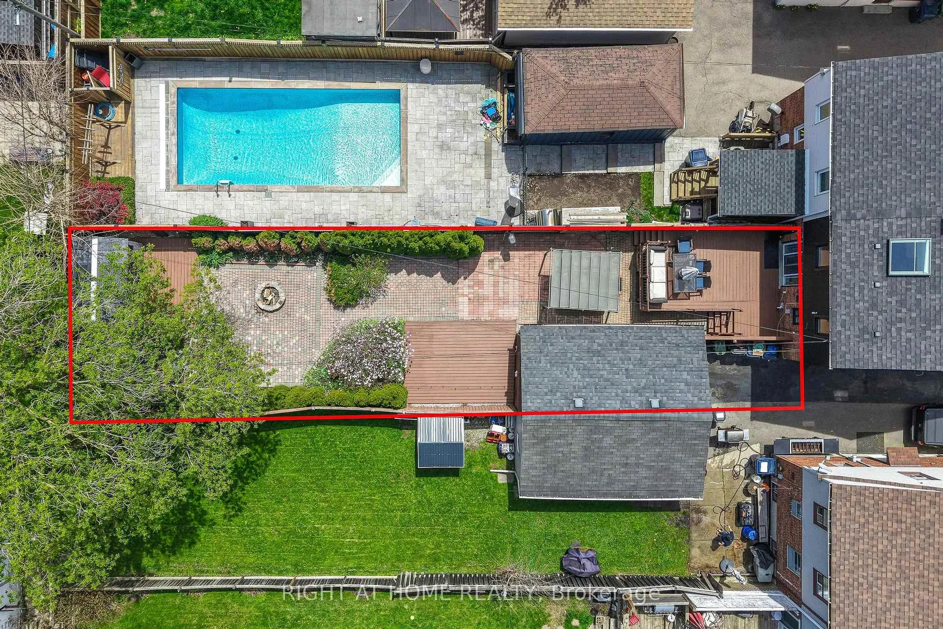 Photo 25 of 35 Dayton Avenue, Etobicoke, Stonegate-Queensway — HOMEH