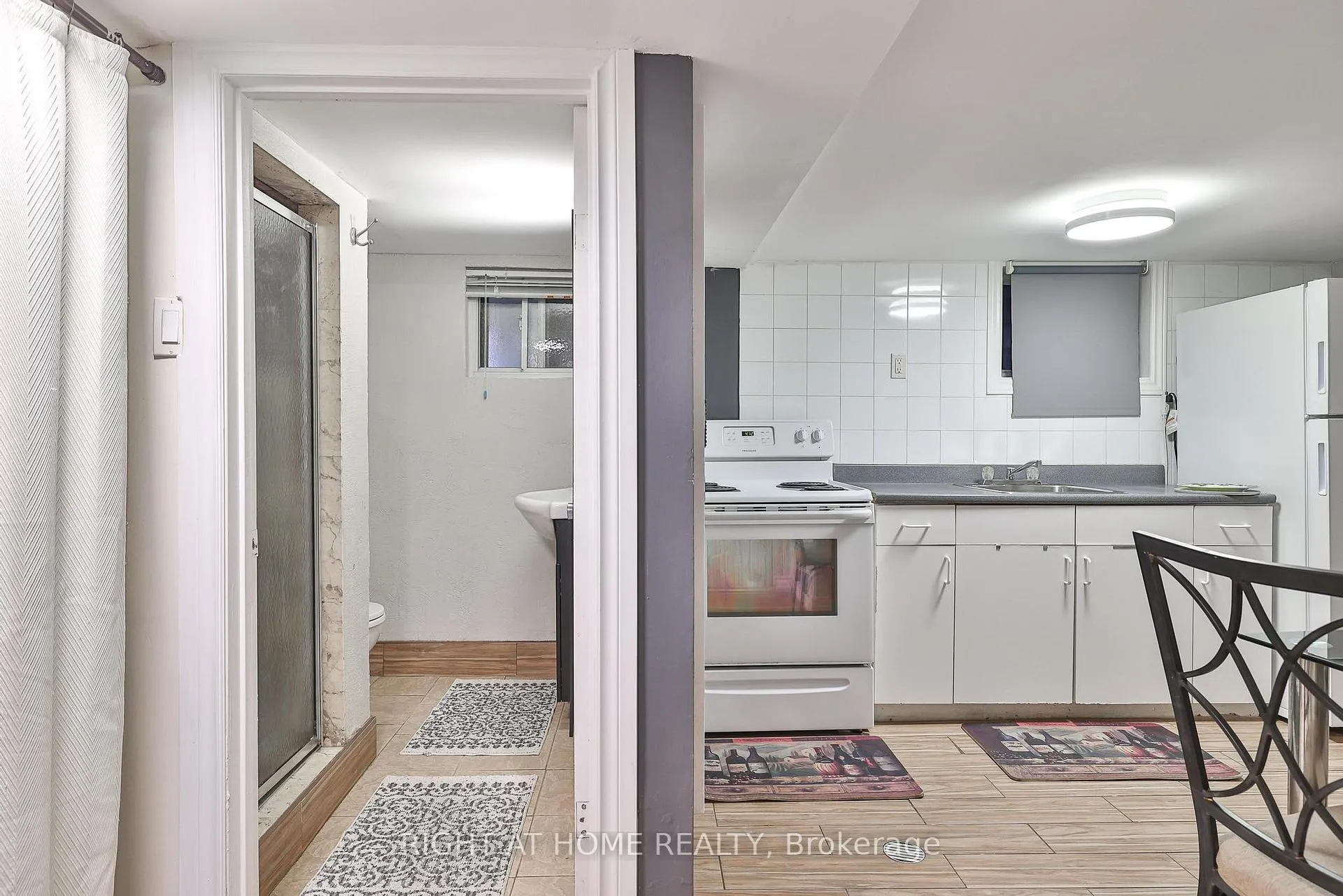 Photo 27 of 35 Dayton Avenue, Etobicoke, Stonegate-Queensway — HOMEH