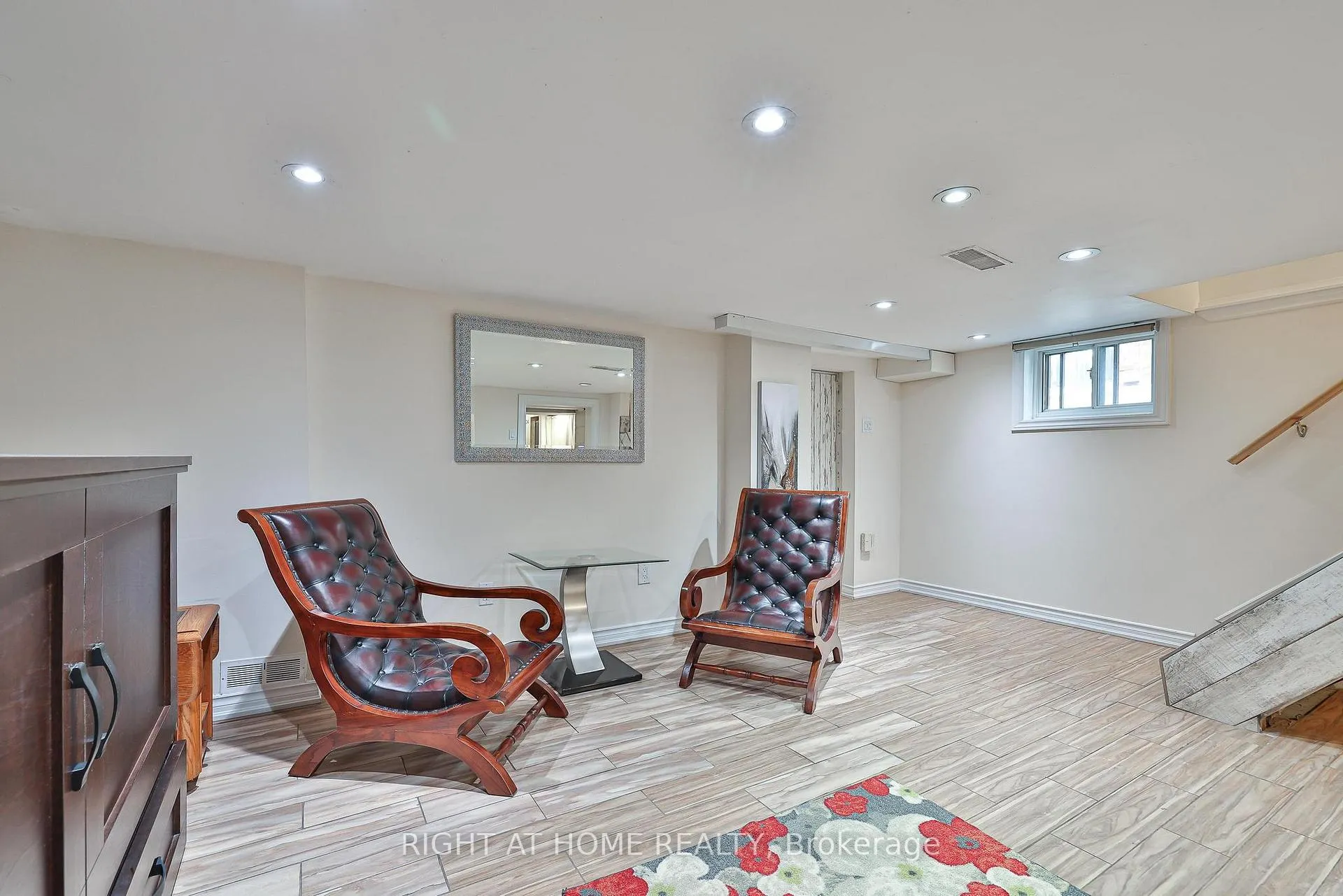 Photo 30 of 35 Dayton Avenue, Etobicoke, Stonegate-Queensway — HOMEH