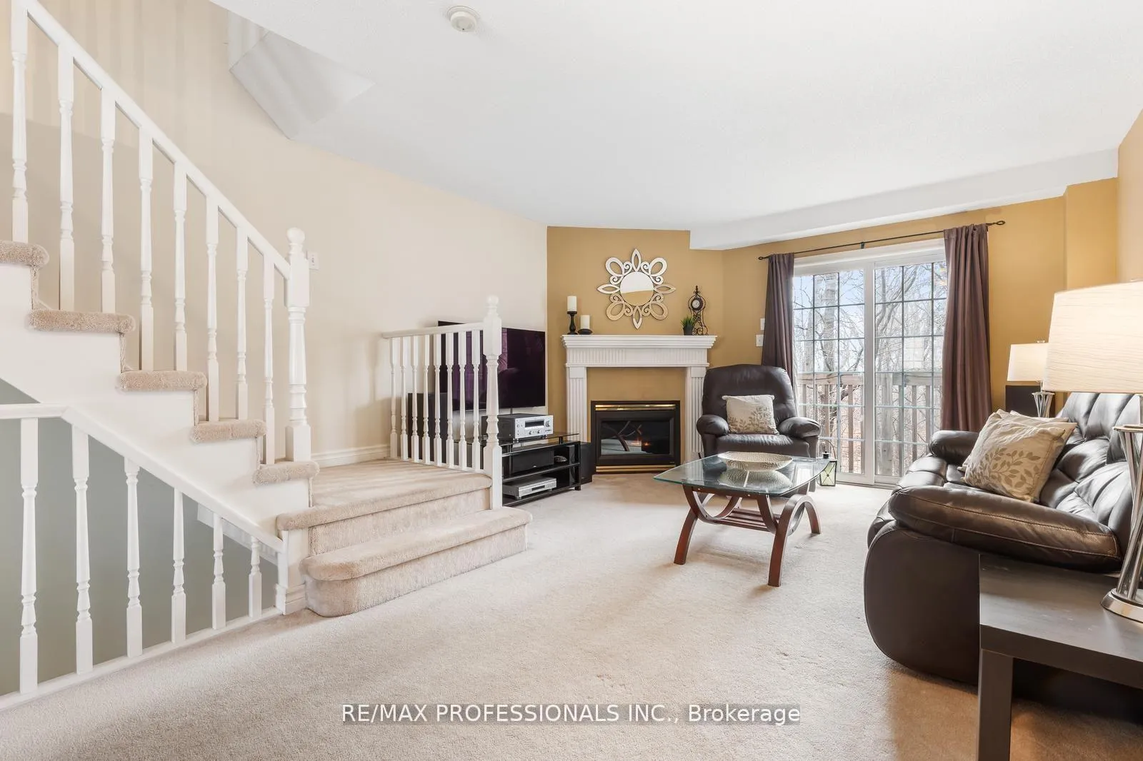 Photo 3 of Unit 65, 3480 Upper Middle Road, Burlington, Palmer — HOMEH