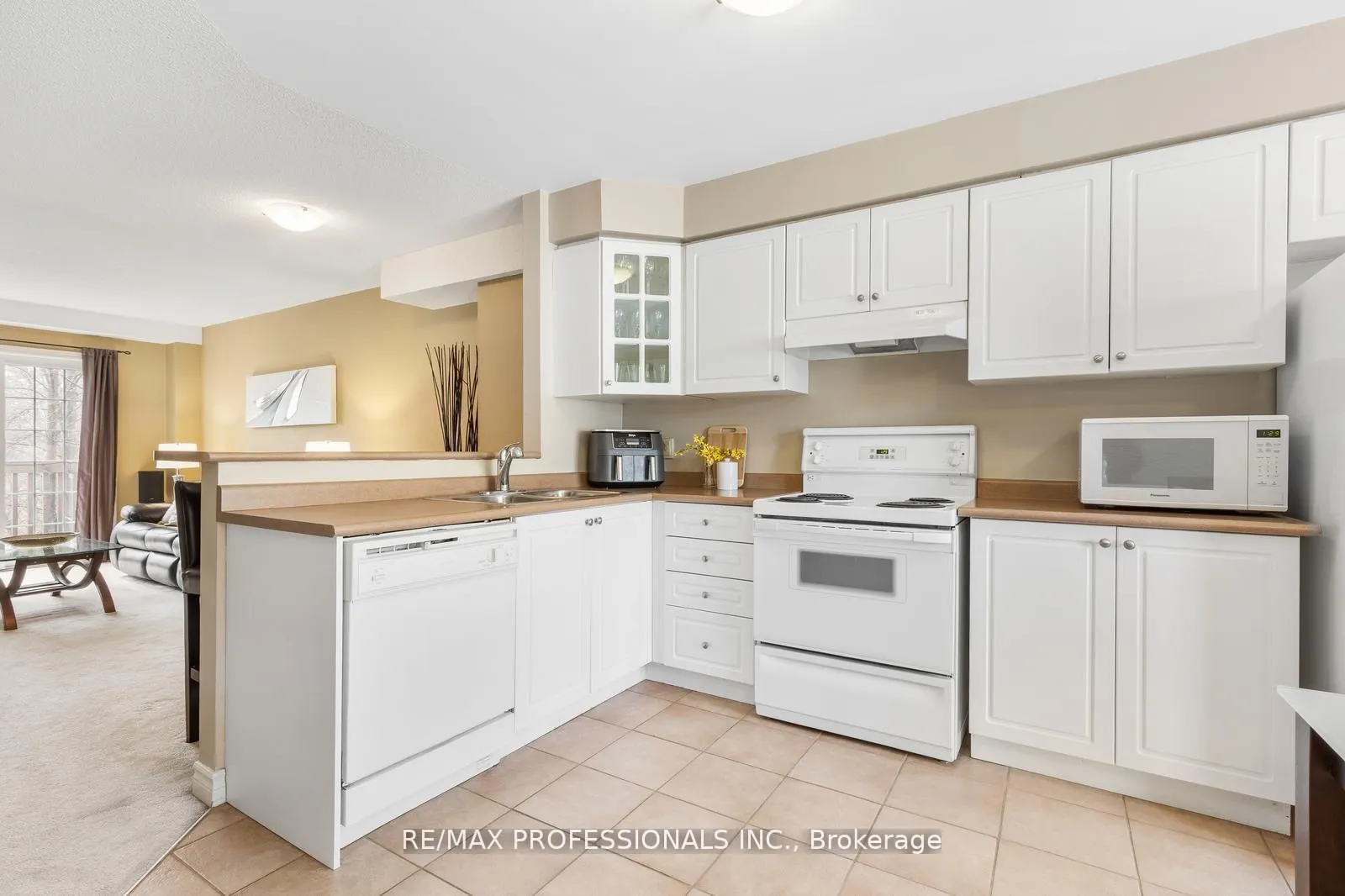Photo 10 of Unit 65, 3480 Upper Middle Road, Burlington, Palmer — HOMEH
