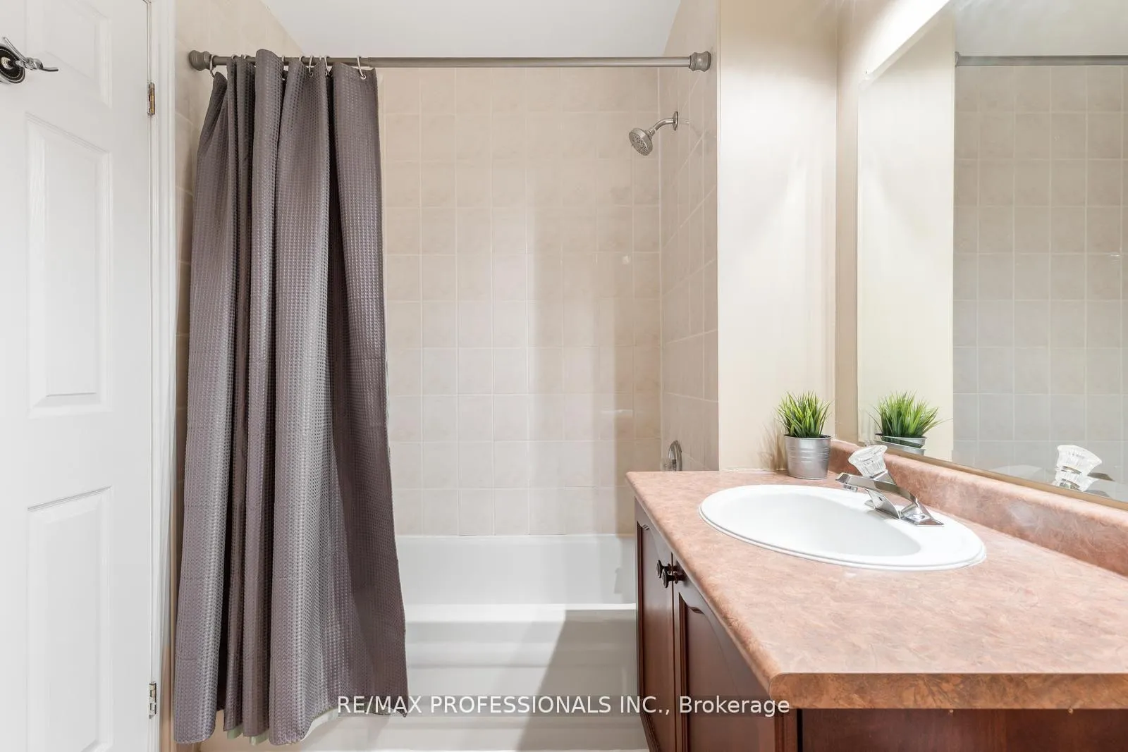 Photo 20 of Unit 65, 3480 Upper Middle Road, Burlington, Palmer — HOMEH
