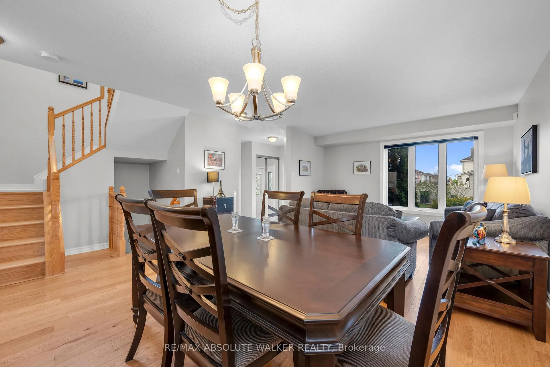 Photo 8 of 314 Oakcrest Way, Ottawa, Avalon East — HOMEH