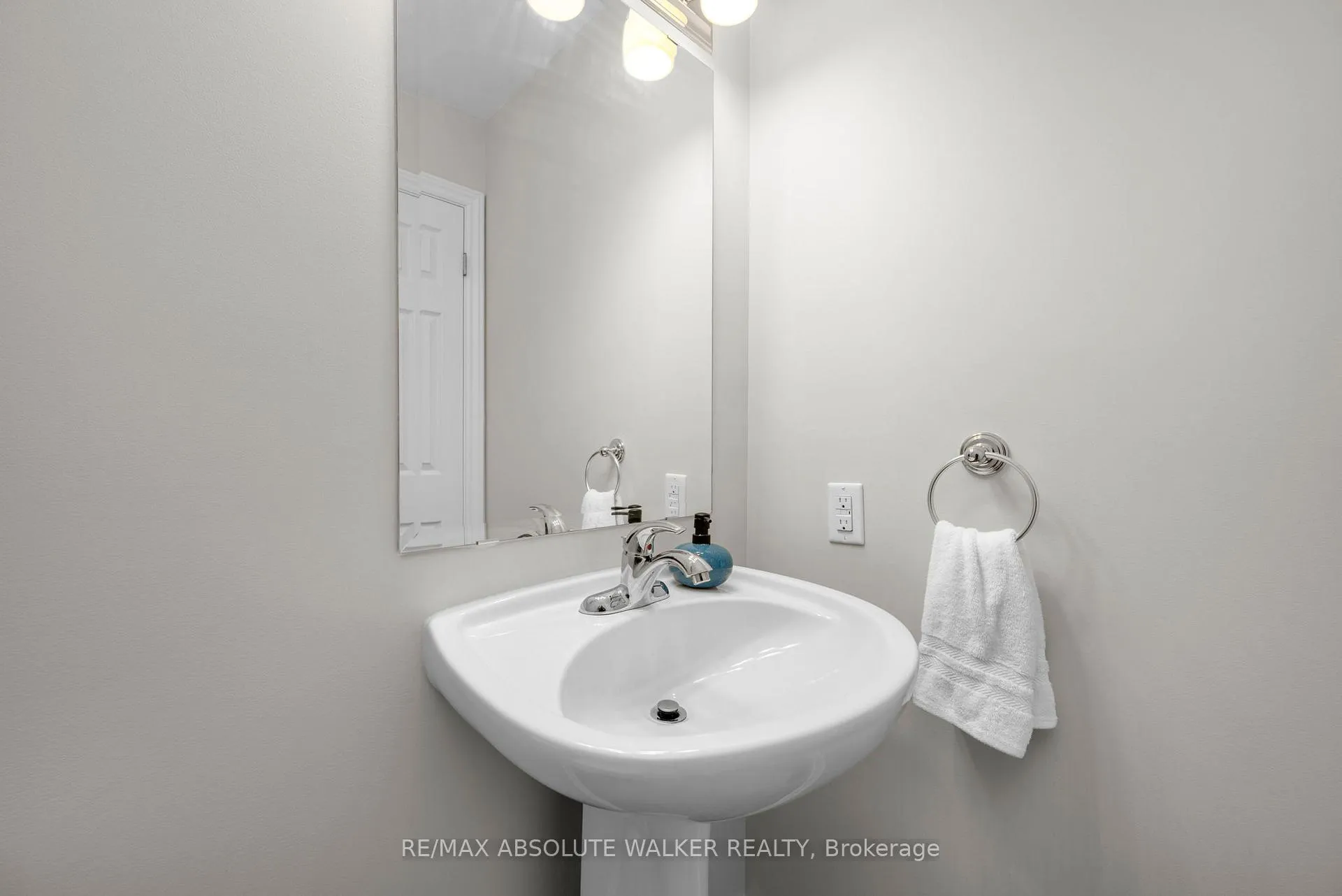 Photo 17 of 314 Oakcrest Way, Ottawa, Avalon East — HOMEH