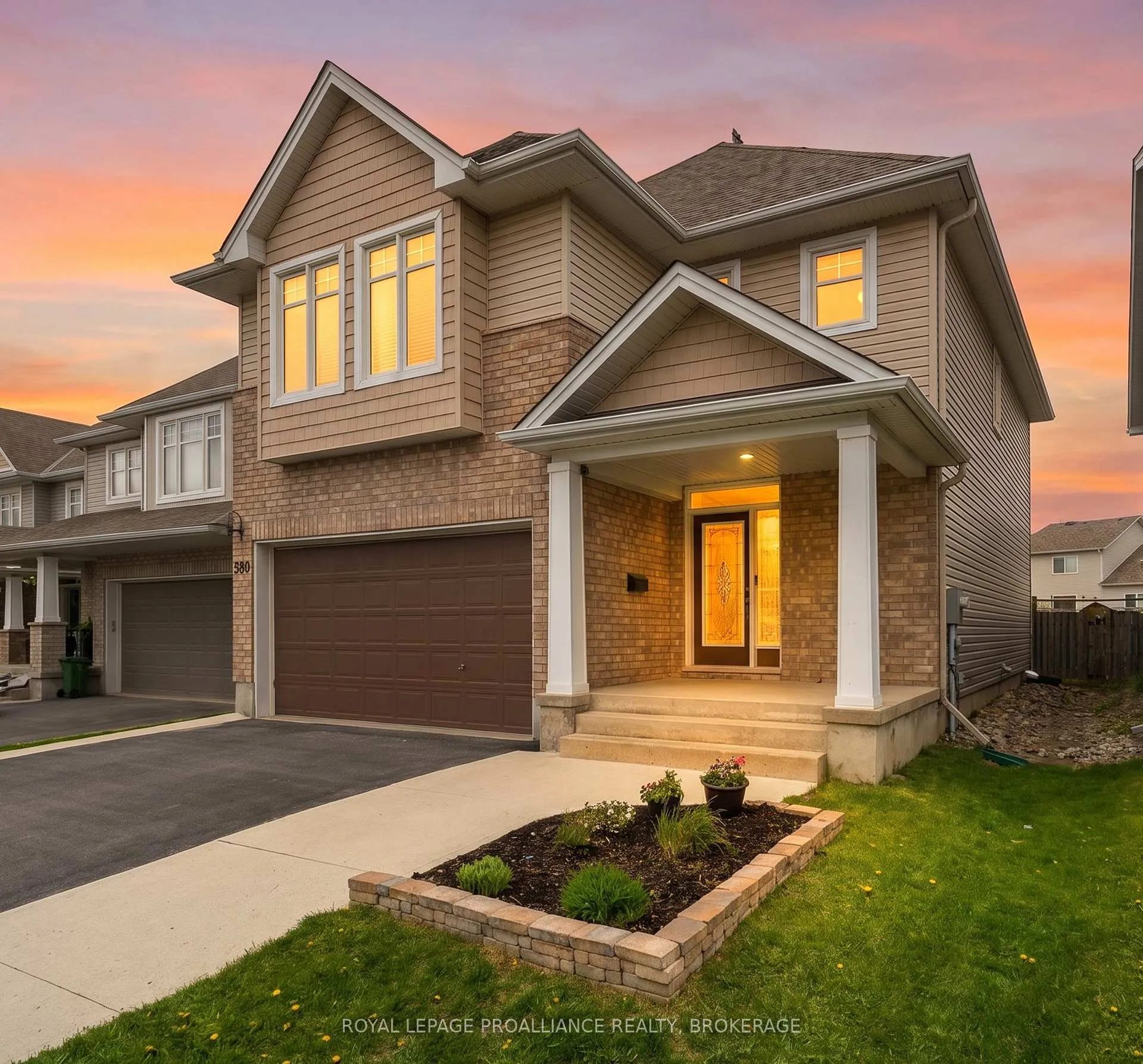 Photo 1 of 680 Fieldstone Drive, Kingston, Kingston East (Incl Barret Crt) — HOMEH