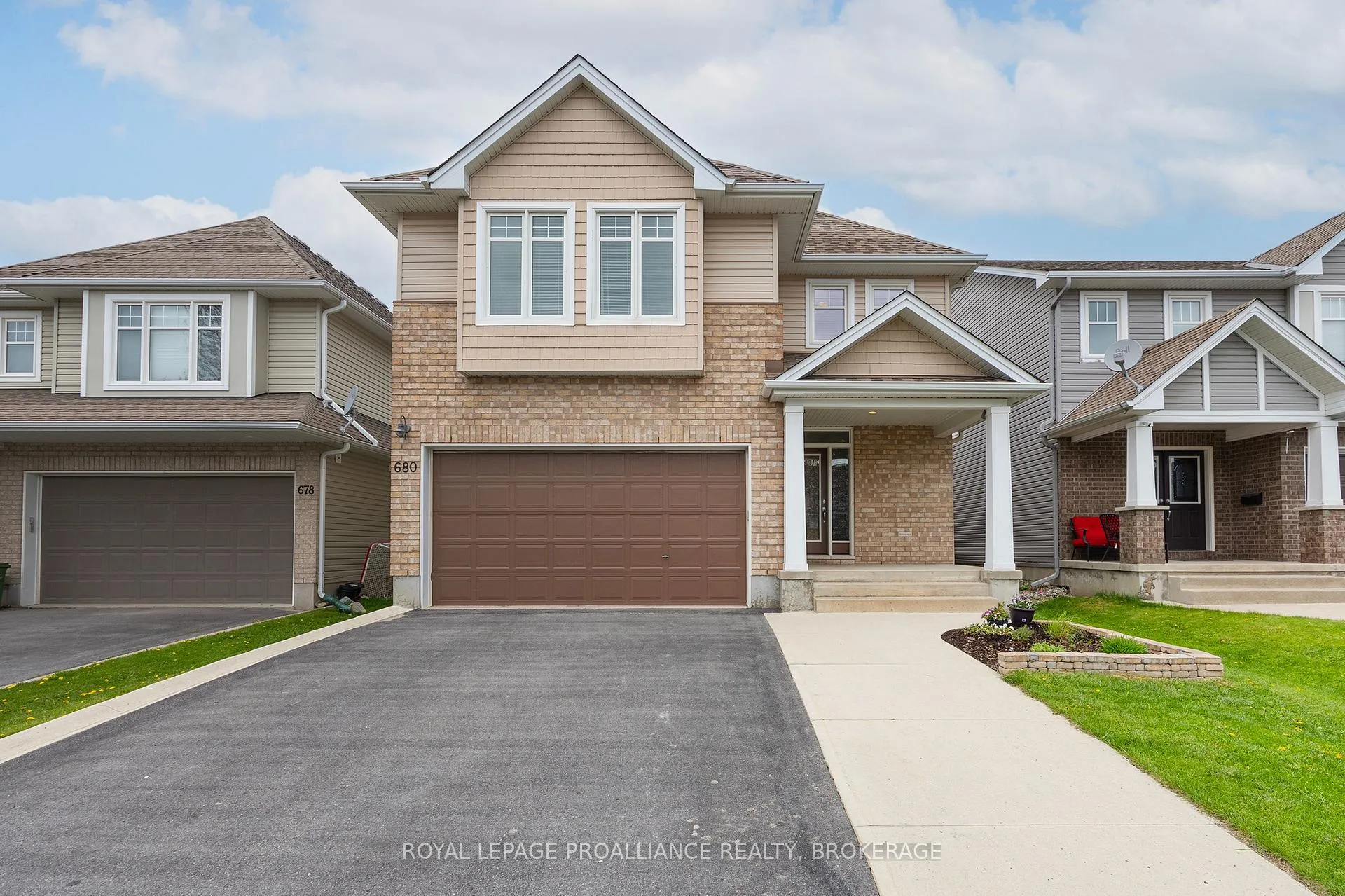 Photo 2 of 680 Fieldstone Drive, Kingston, Kingston East (Incl Barret Crt) — HOMEH