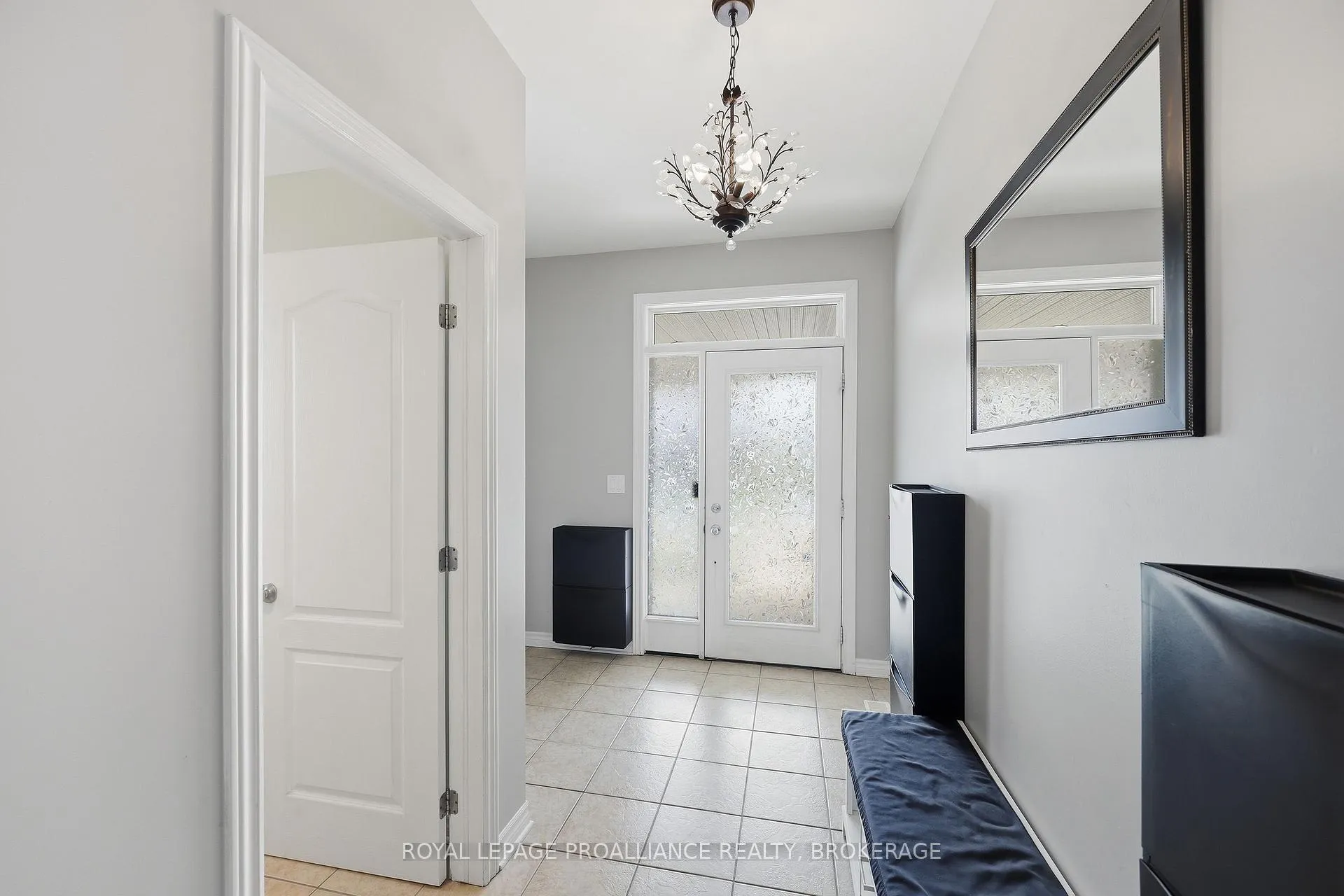 Photo 3 of 680 Fieldstone Drive, Kingston, Kingston East (Incl Barret Crt) — HOMEH
