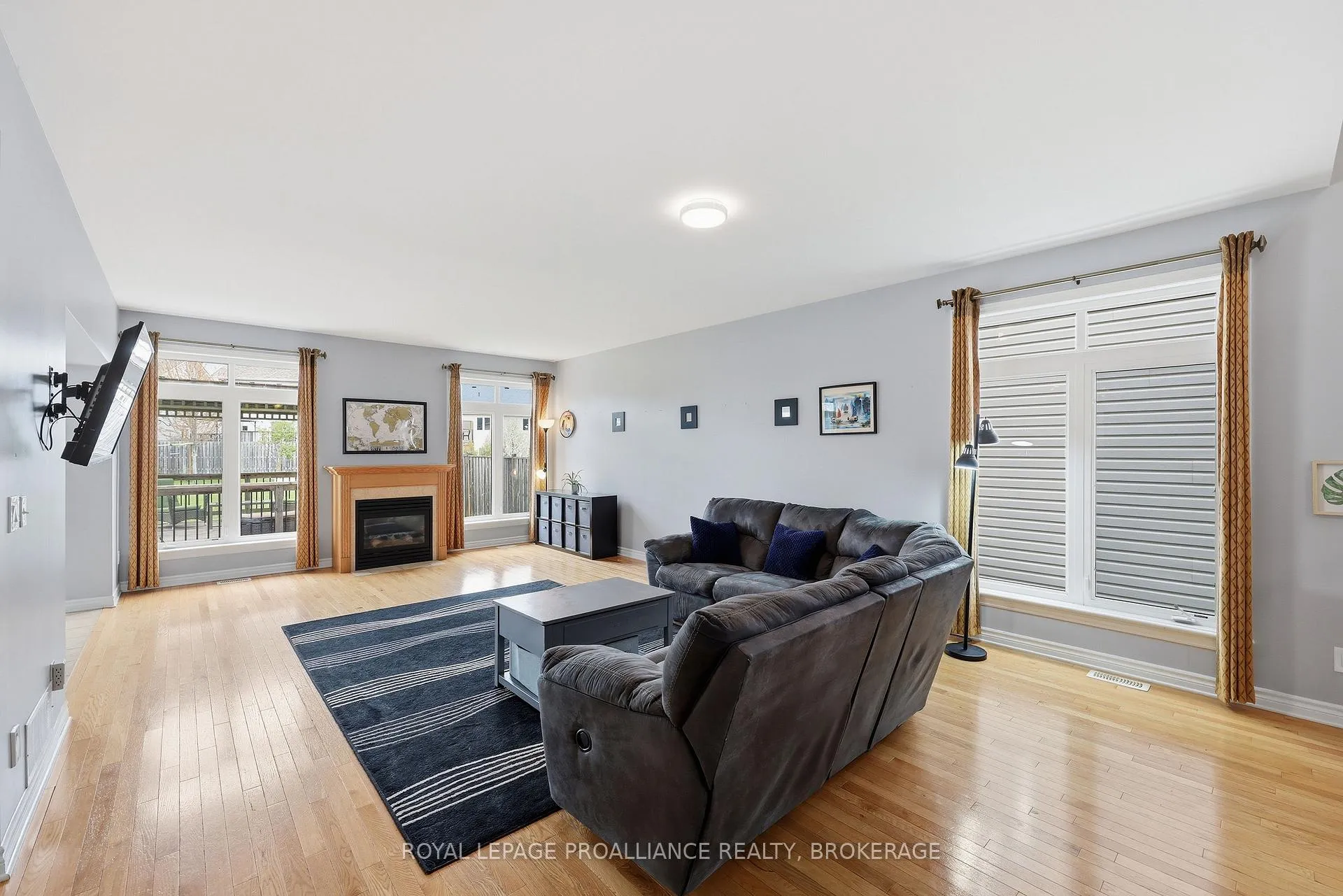 Photo 5 of 680 Fieldstone Drive, Kingston, Kingston East (Incl Barret Crt) — HOMEH