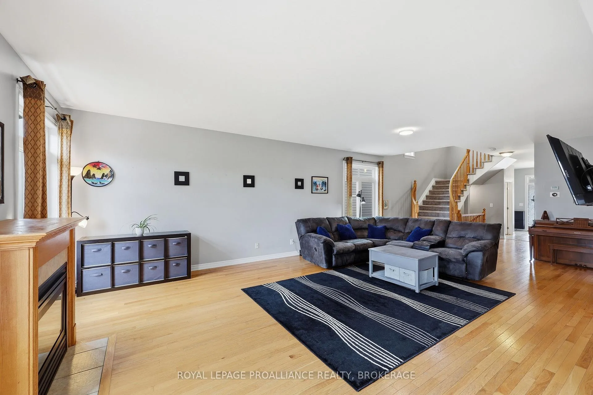 Photo 6 of 680 Fieldstone Drive, Kingston, Kingston East (Incl Barret Crt) — HOMEH