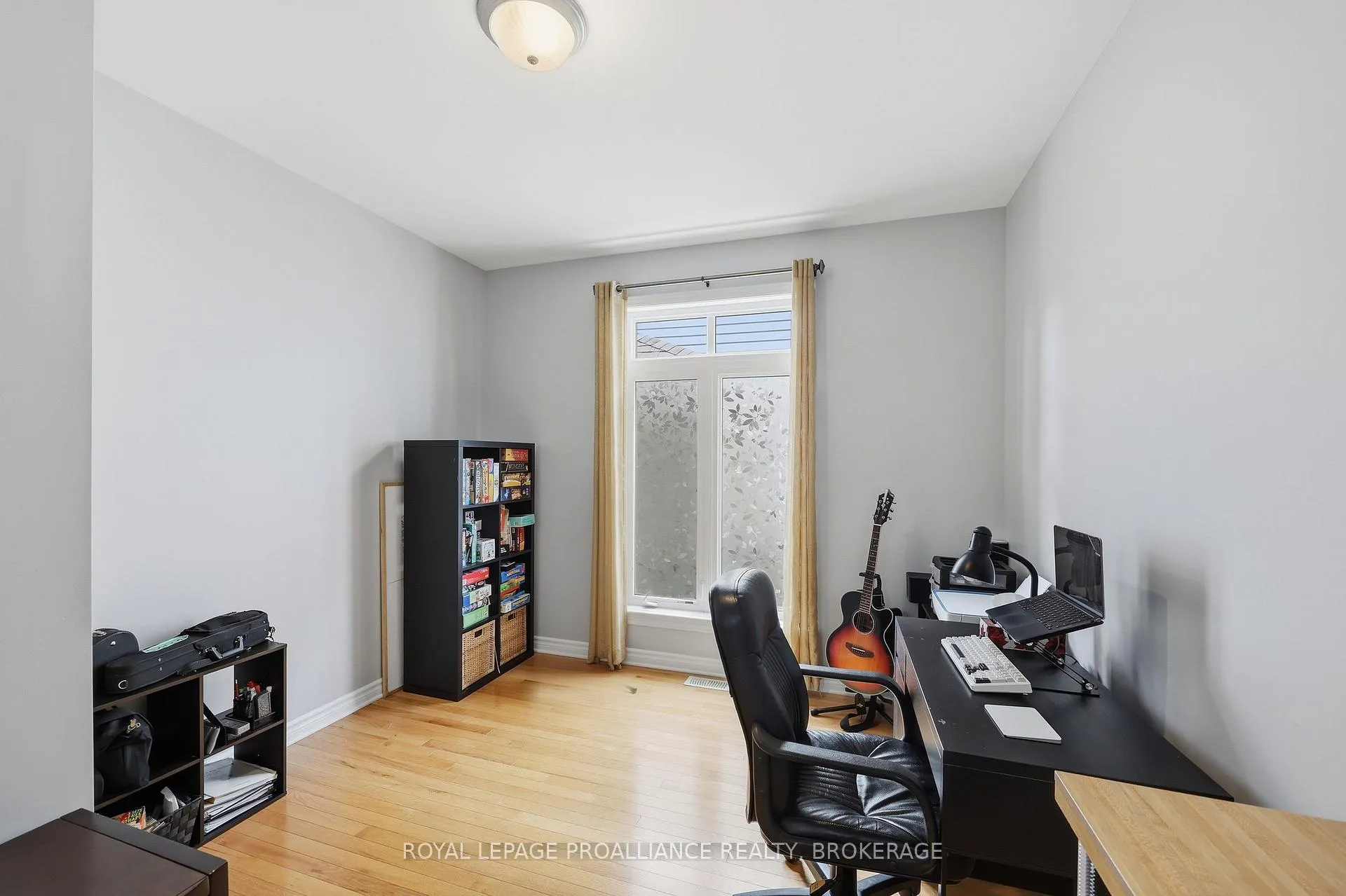 Photo 13 of 680 Fieldstone Drive, Kingston, Kingston East (Incl Barret Crt) — HOMEH