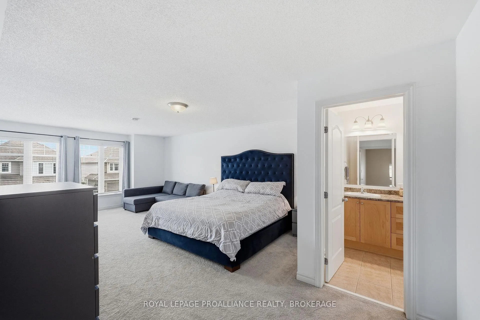 Photo 17 of 680 Fieldstone Drive, Kingston, Kingston East (Incl Barret Crt) — HOMEH
