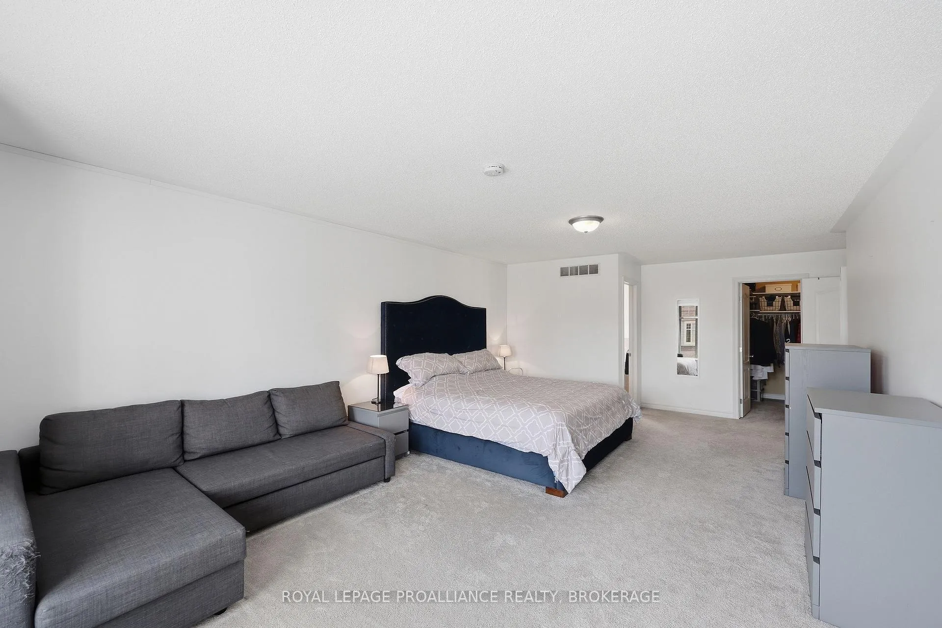 Photo 19 of 680 Fieldstone Drive, Kingston, Kingston East (Incl Barret Crt) — HOMEH