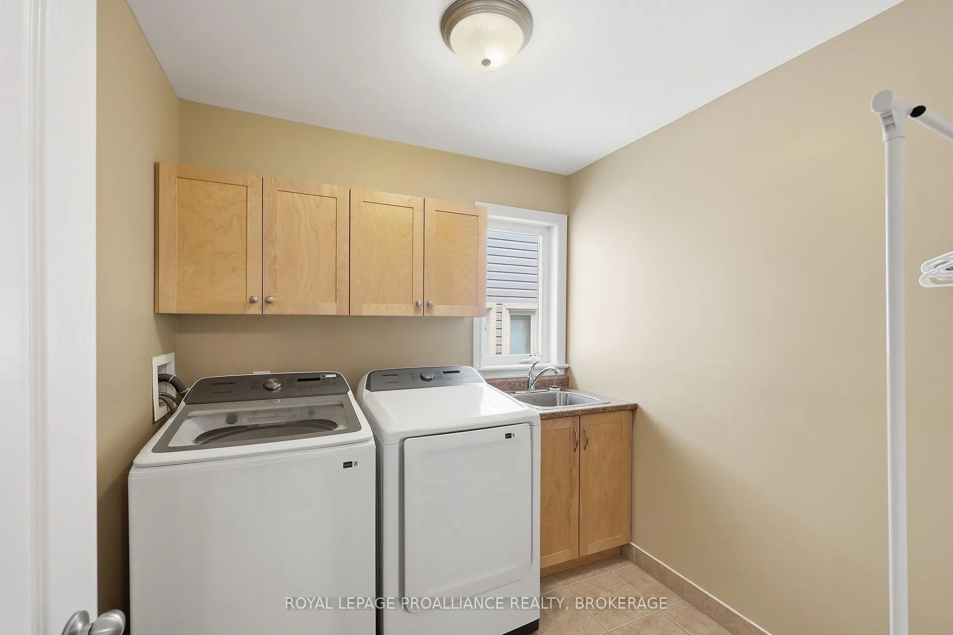 Photo 27 of 680 Fieldstone Drive, Kingston, Kingston East (Incl Barret Crt) — HOMEH