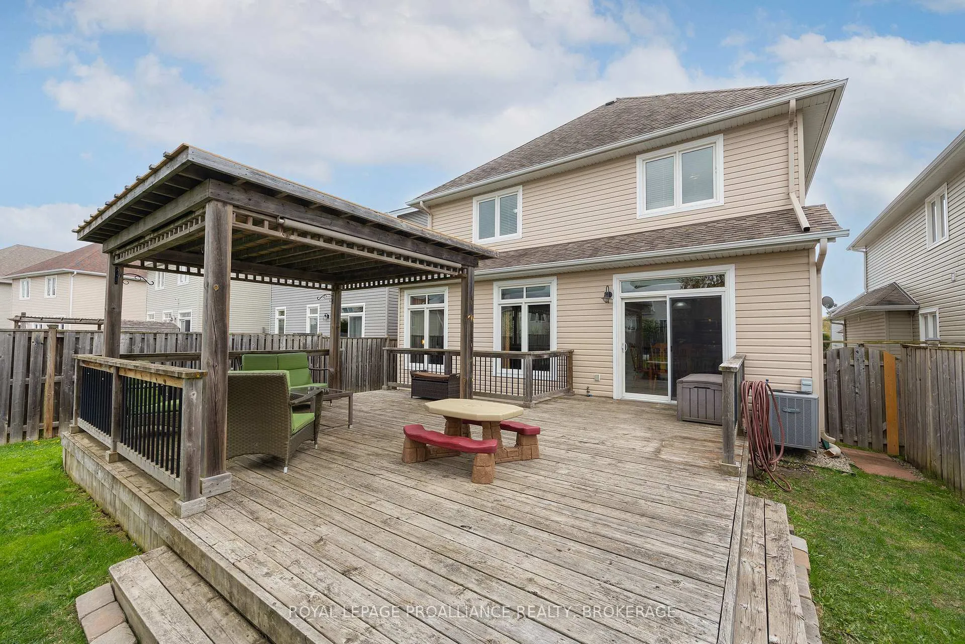 Photo 40 of 680 Fieldstone Drive, Kingston, Kingston East (Incl Barret Crt) — HOMEH