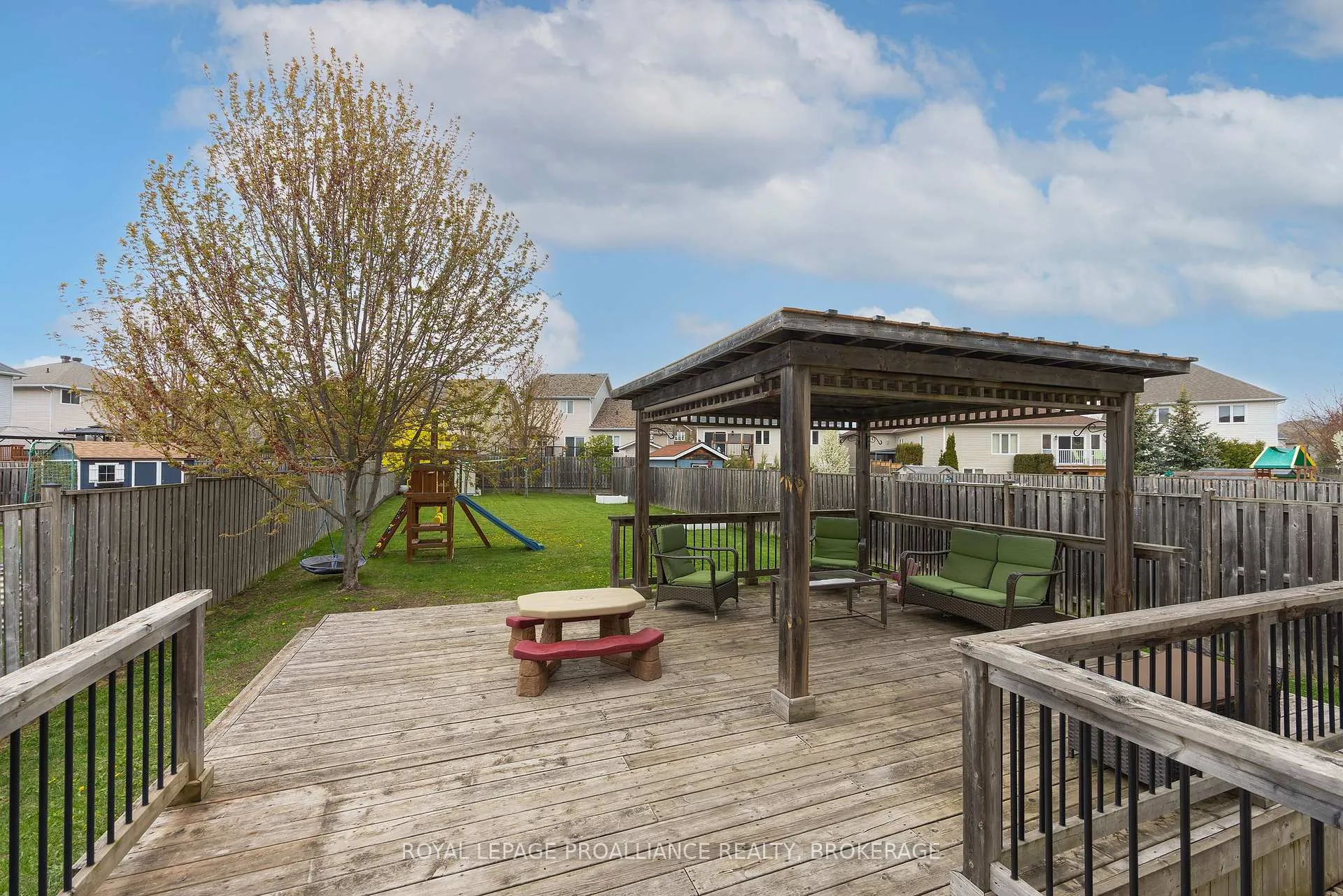 Photo 41 of 680 Fieldstone Drive, Kingston, Kingston East (Incl Barret Crt) — HOMEH