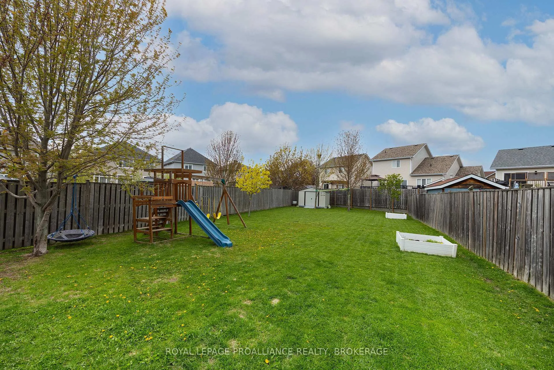 Photo 43 of 680 Fieldstone Drive, Kingston, Kingston East (Incl Barret Crt) — HOMEH