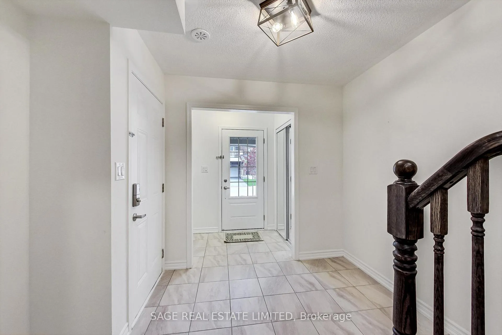 Photo 4 of 10 Goldeye Street, Whitby, Rural Whitby — HOMEH
