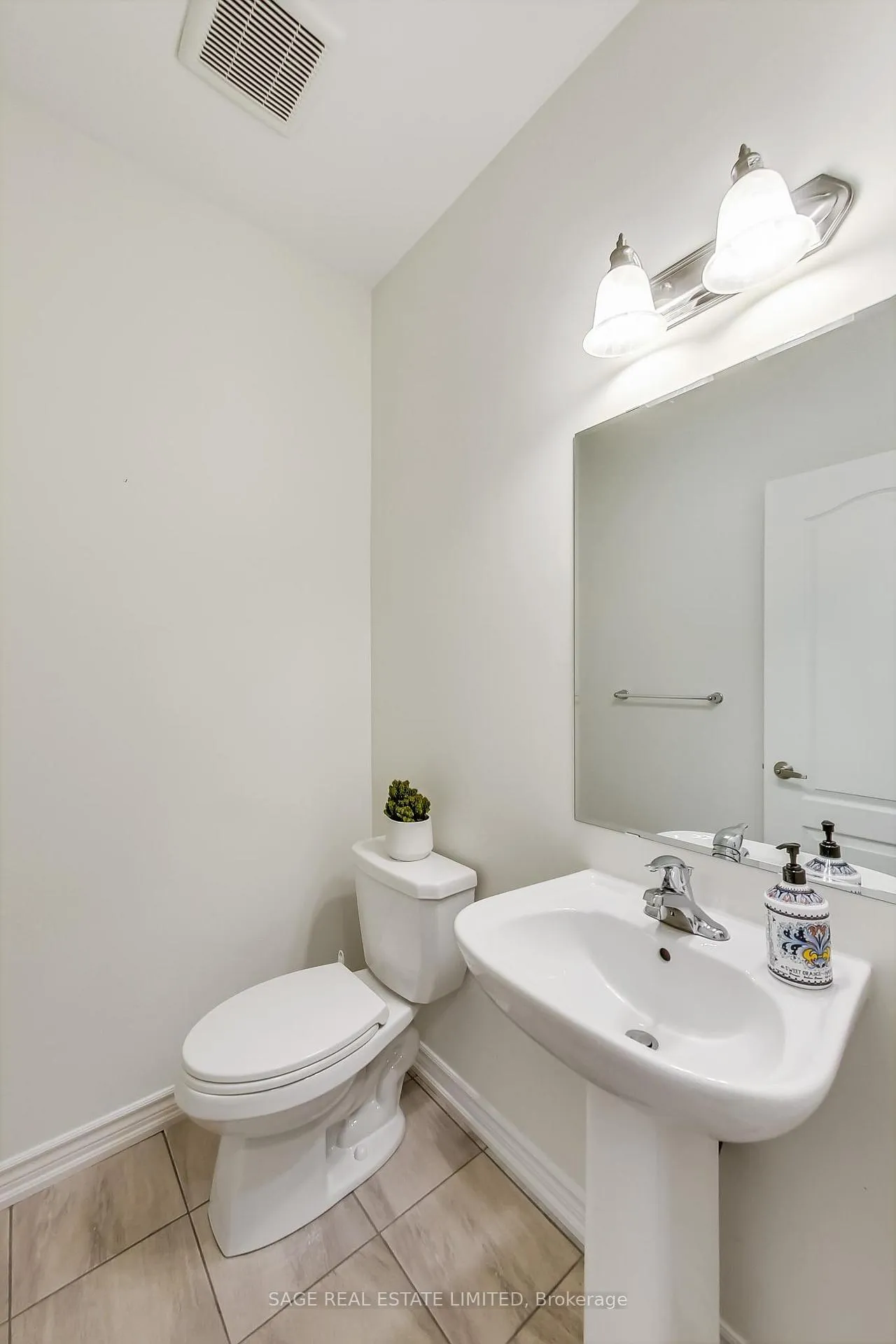 Photo 13 of 10 Goldeye Street, Whitby, Rural Whitby — HOMEH