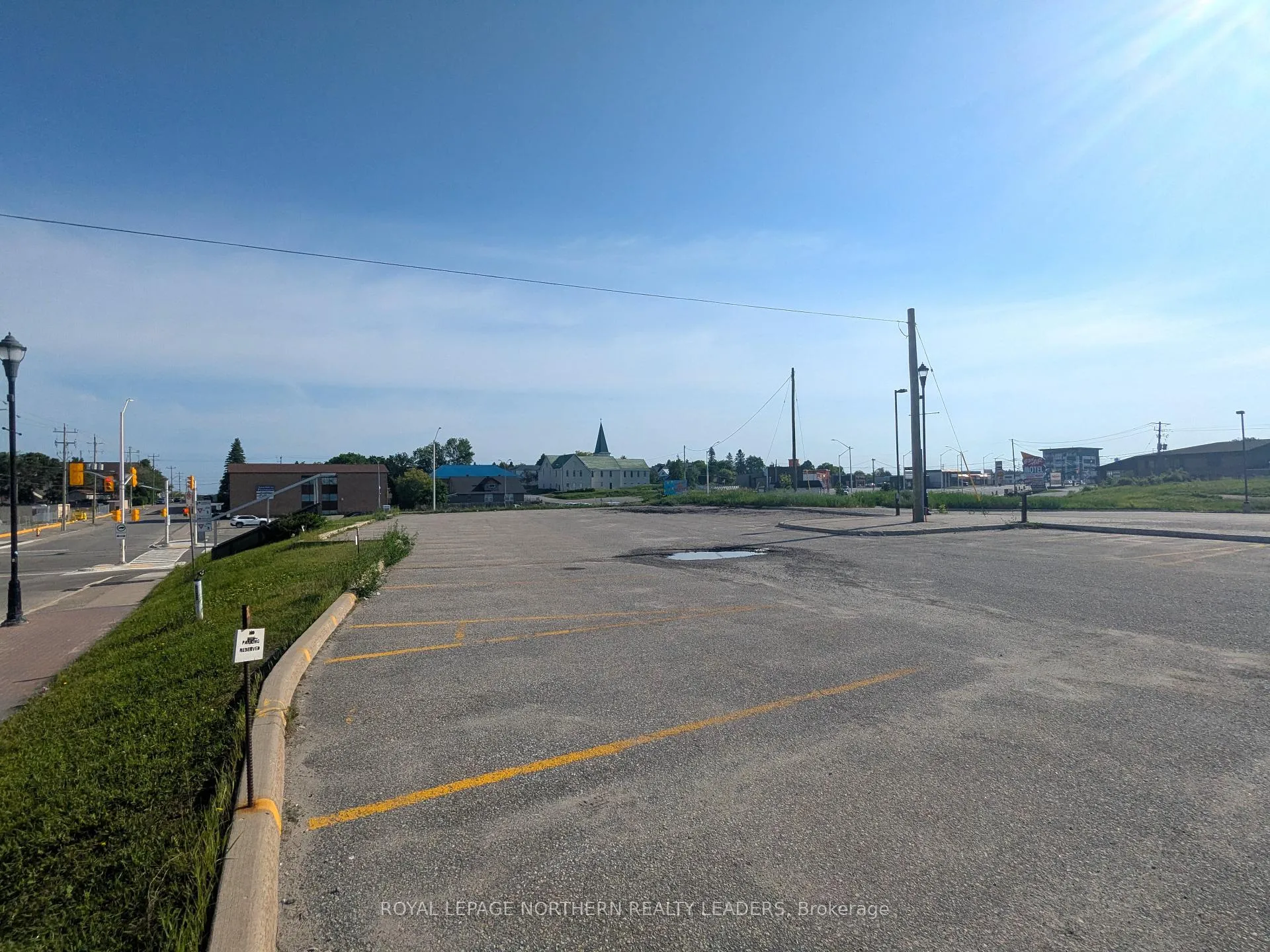 Photo 4 of 11 Spruce Street S, Timmins, TS - SE — HOMEH