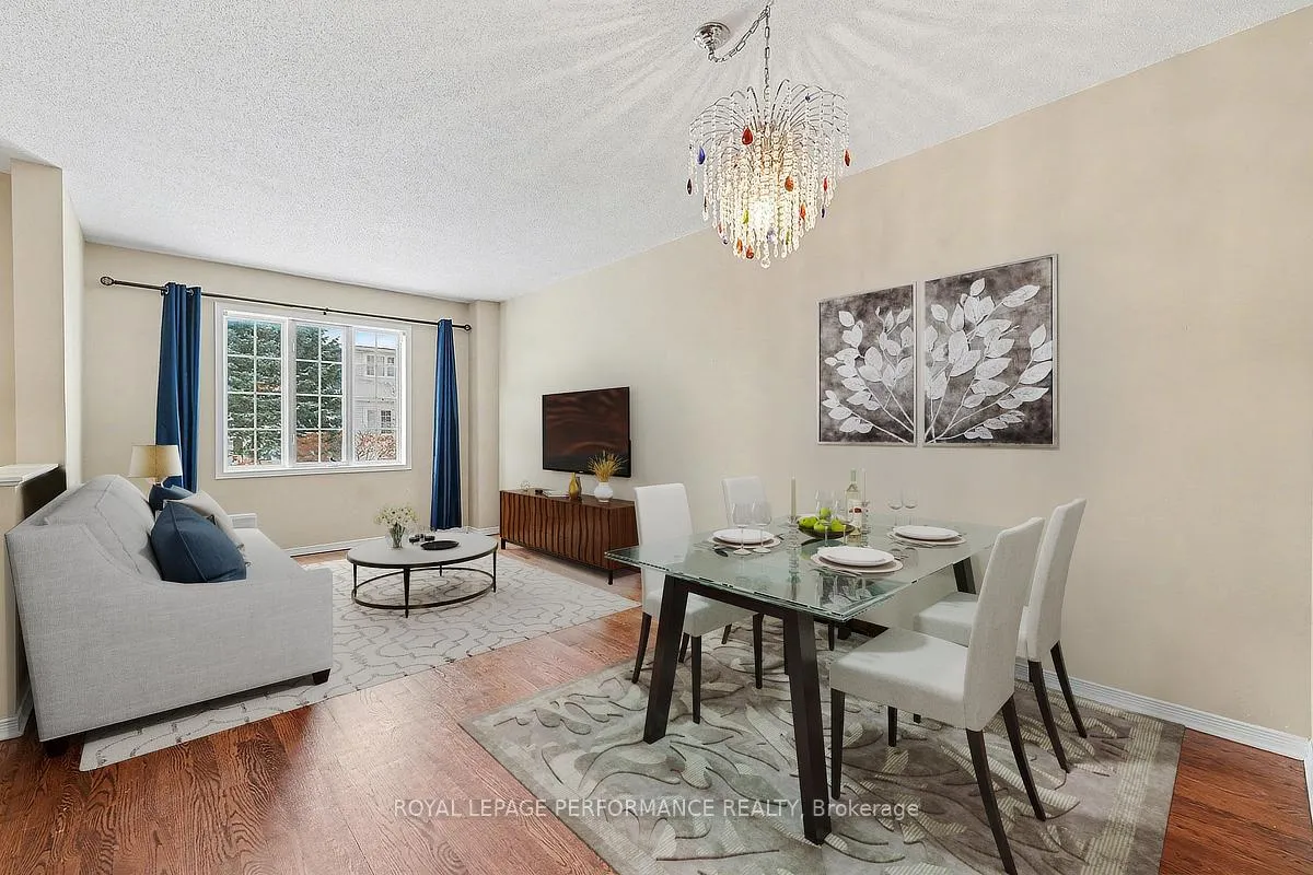 Photo 4 of 83 Manhattan Crescent, Ottawa, Central Park — HOMEH