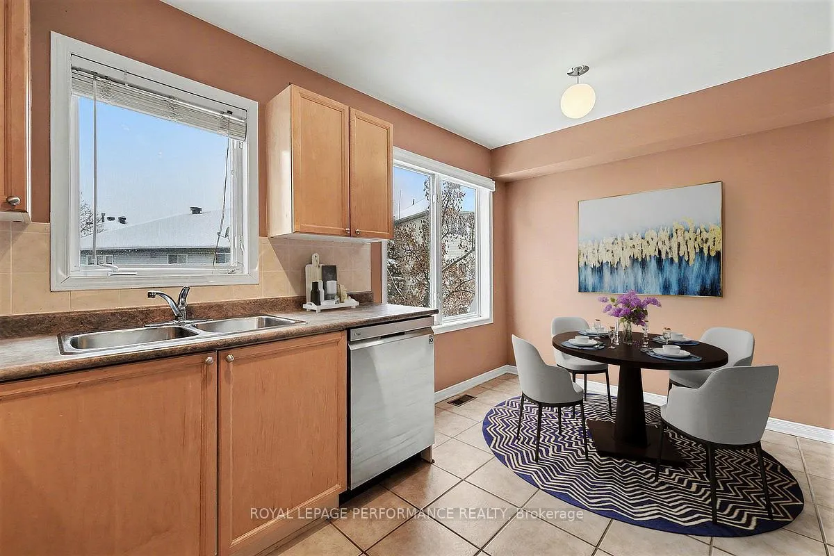 Photo 7 of 83 Manhattan Crescent, Ottawa, Central Park — HOMEH