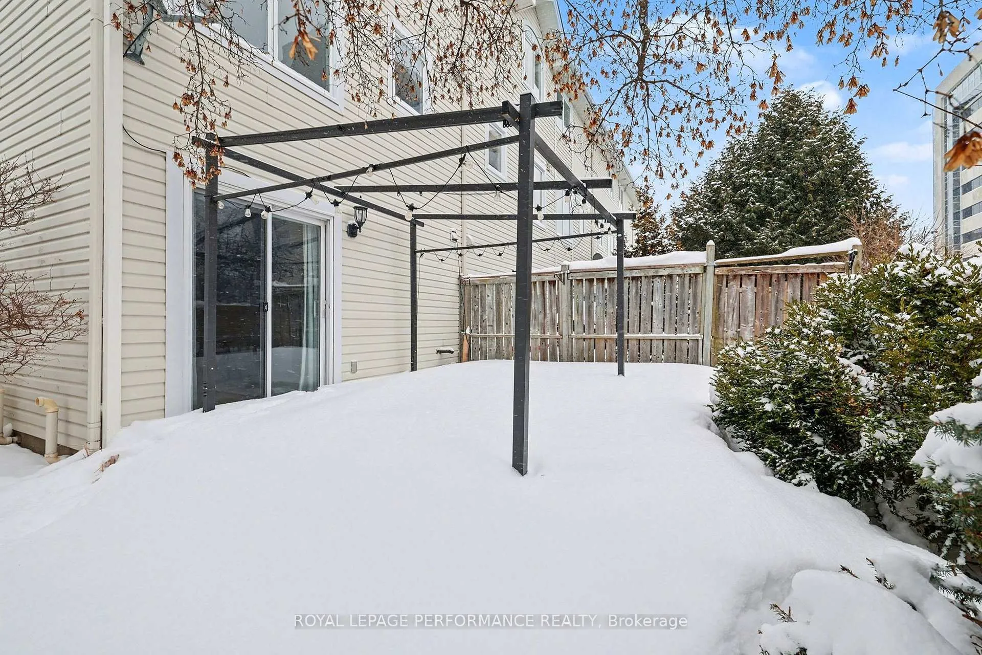 Photo 22 of 83 Manhattan Crescent, Ottawa, Central Park — HOMEH