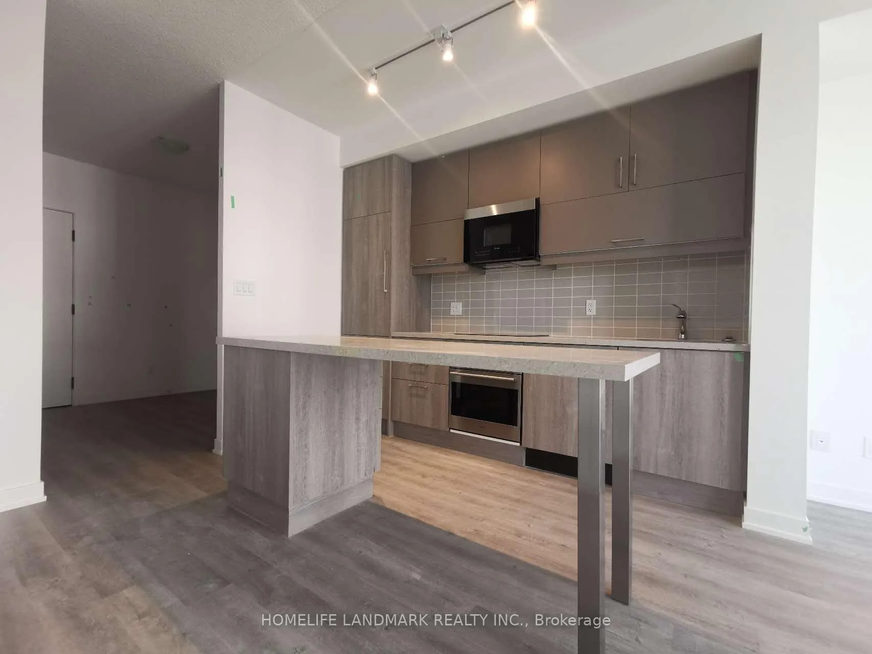 Photo 5 of Unit B1402, 292 Verdale Cross N, Markham, Unionville — HOMEH