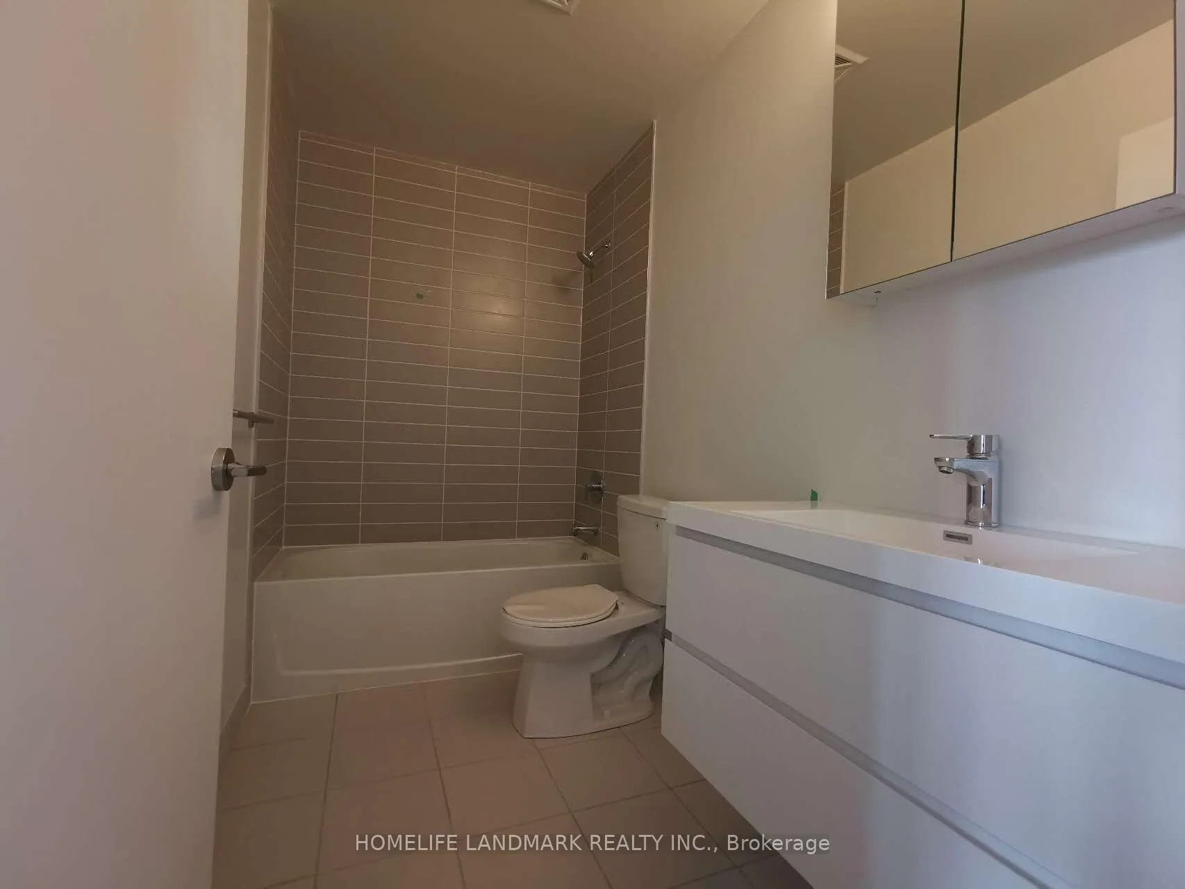 Photo 6 of Unit B1402, 292 Verdale Cross N, Markham, Unionville — HOMEH