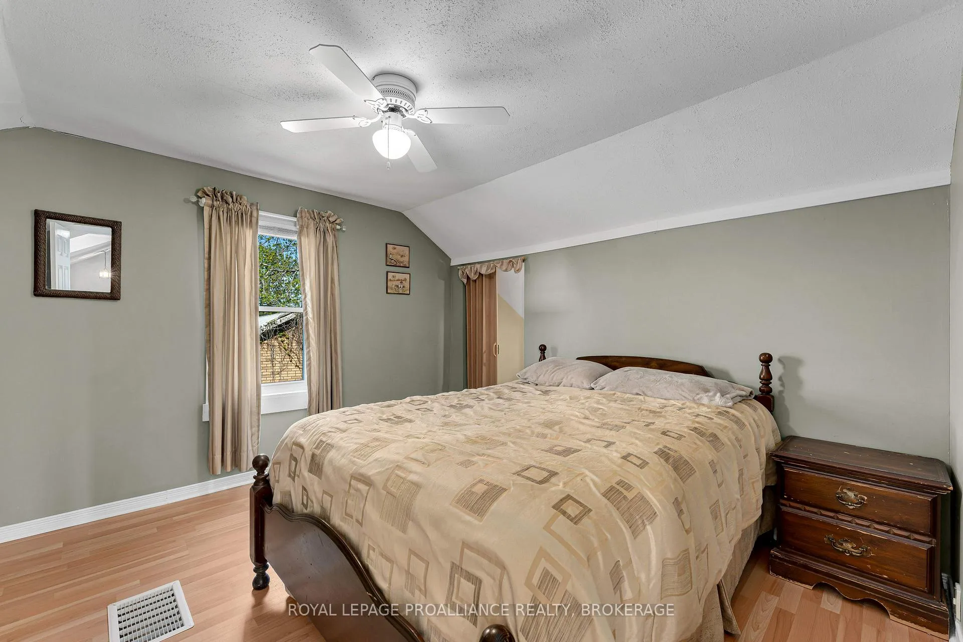 Photo 30 of 27 Centre Street, Loyalist, Odessa — HOMEH