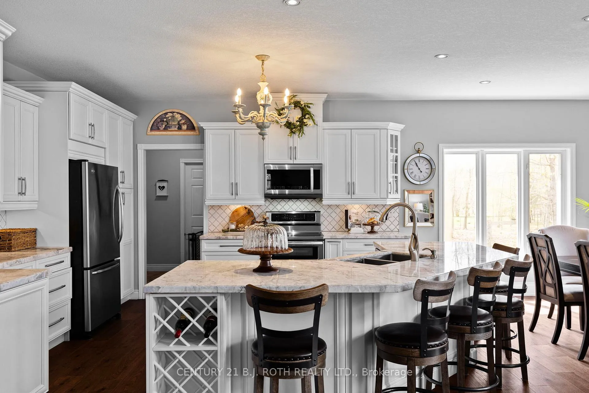Photo 11 of 6 Hemlock Crescent, Oro-Medonte, Rural Oro-Medonte — HOMEH