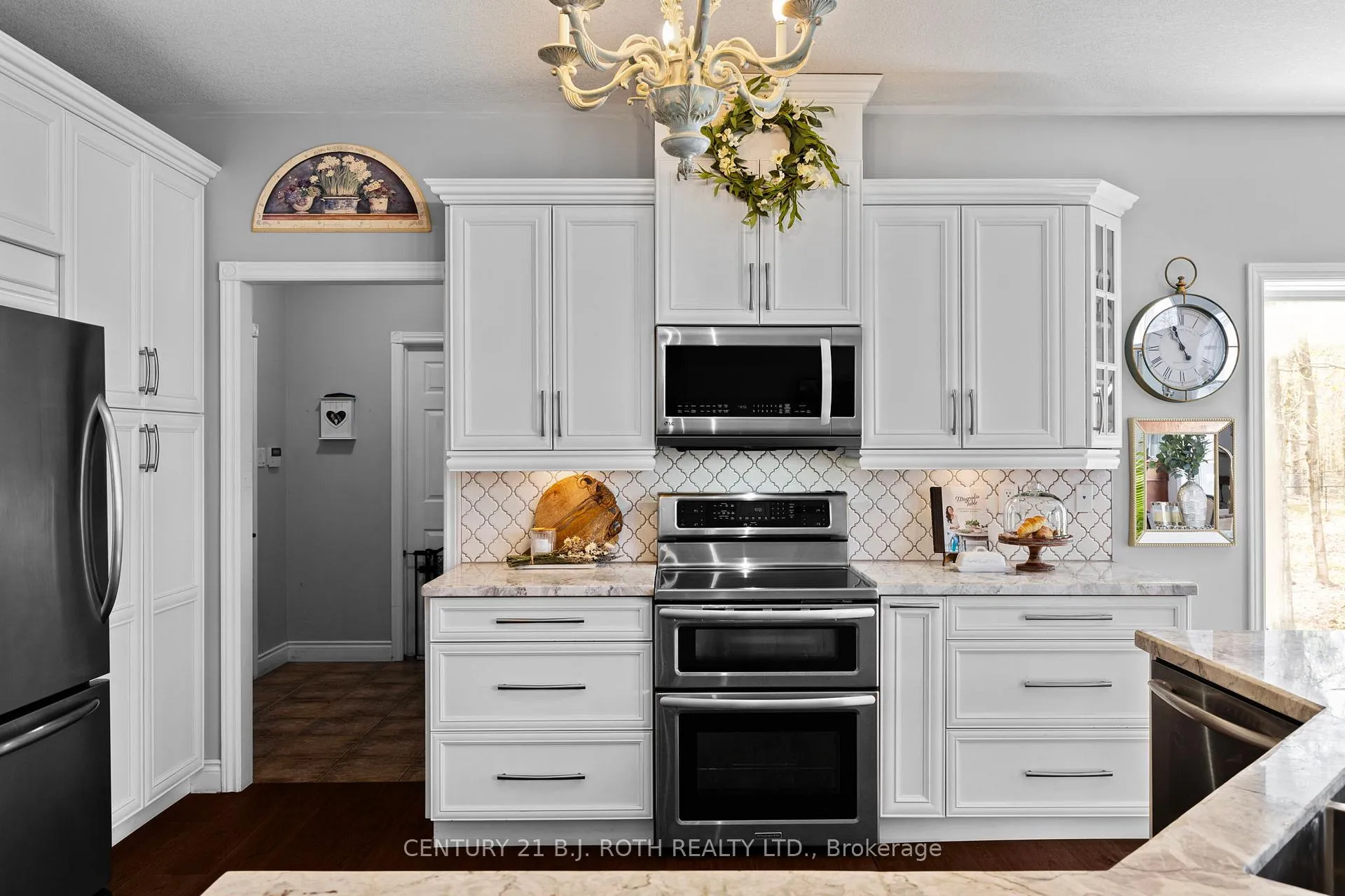 Photo 14 of 6 Hemlock Crescent, Oro-Medonte, Rural Oro-Medonte — HOMEH