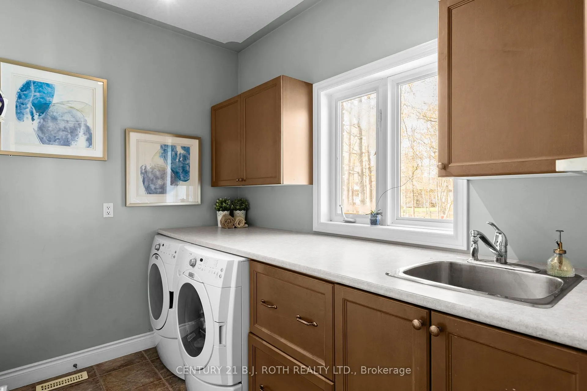 Photo 18 of 6 Hemlock Crescent, Oro-Medonte, Rural Oro-Medonte — HOMEH
