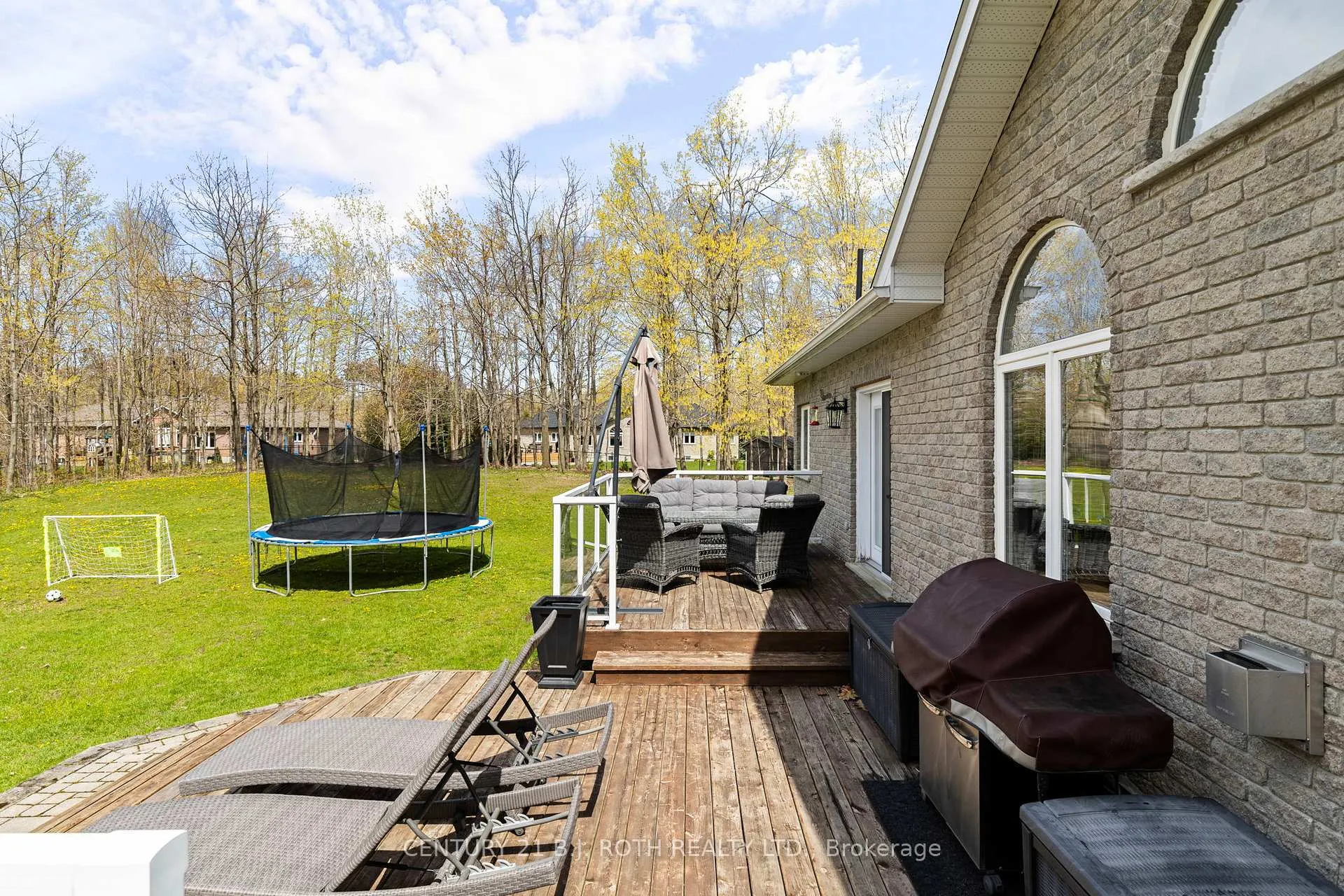 Photo 33 of 6 Hemlock Crescent, Oro-Medonte, Rural Oro-Medonte — HOMEH