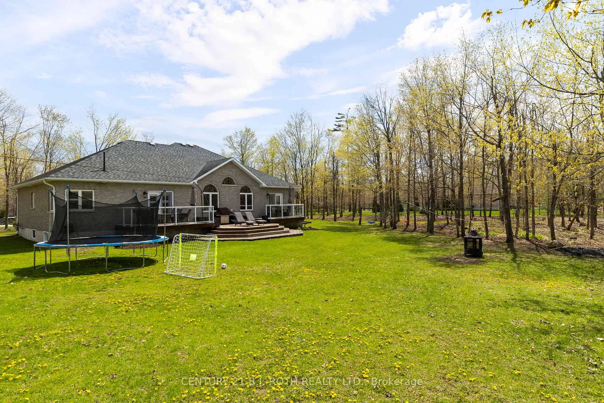Photo 34 of 6 Hemlock Crescent, Oro-Medonte, Rural Oro-Medonte — HOMEH