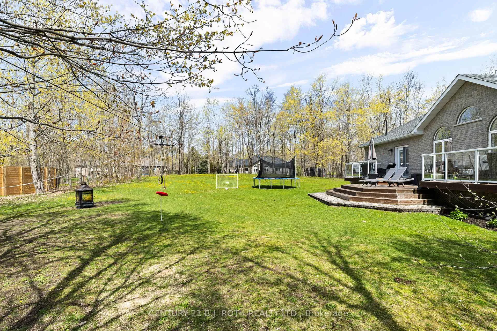 Photo 35 of 6 Hemlock Crescent, Oro-Medonte, Rural Oro-Medonte — HOMEH
