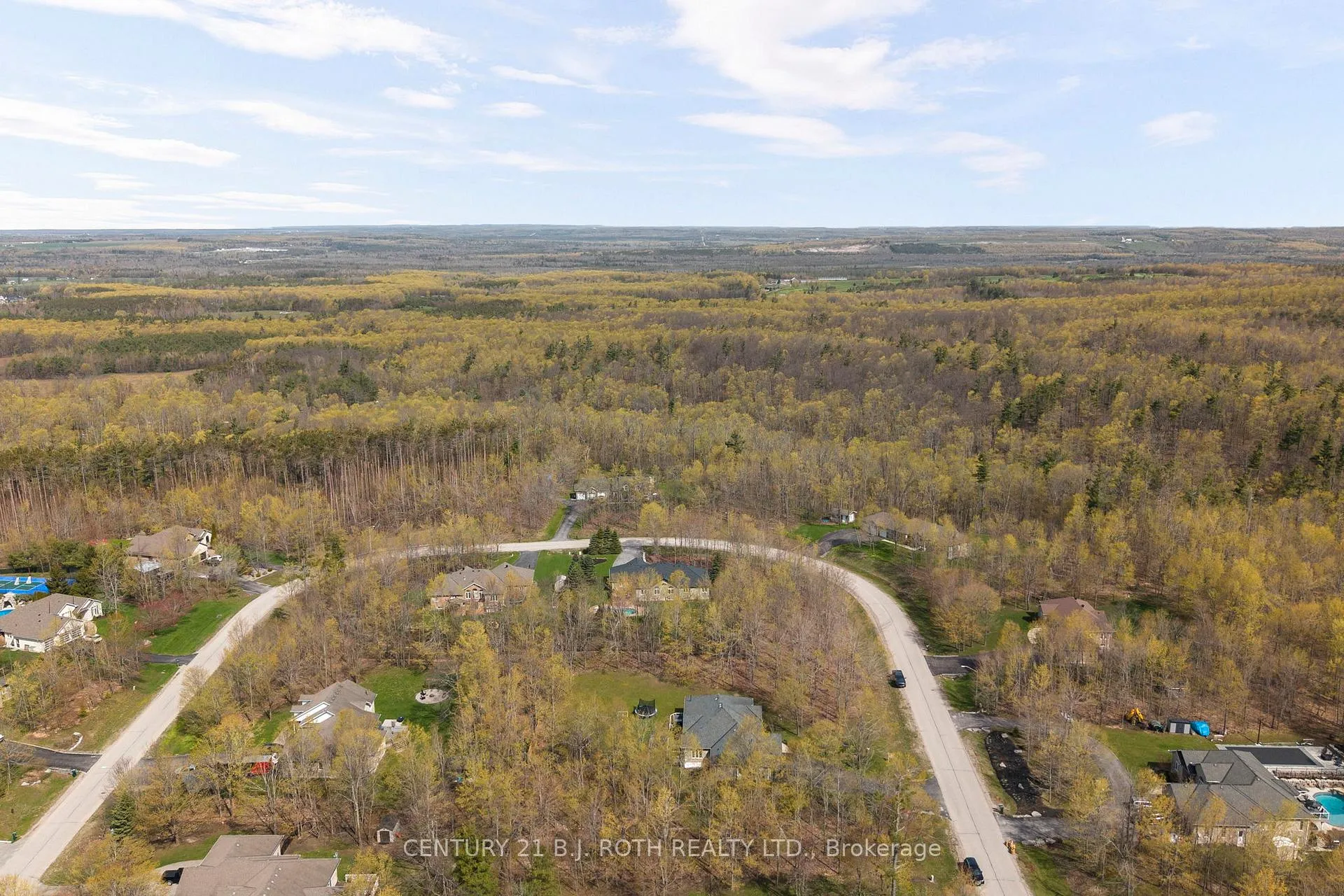 Photo 39 of 6 Hemlock Crescent, Oro-Medonte, Rural Oro-Medonte — HOMEH