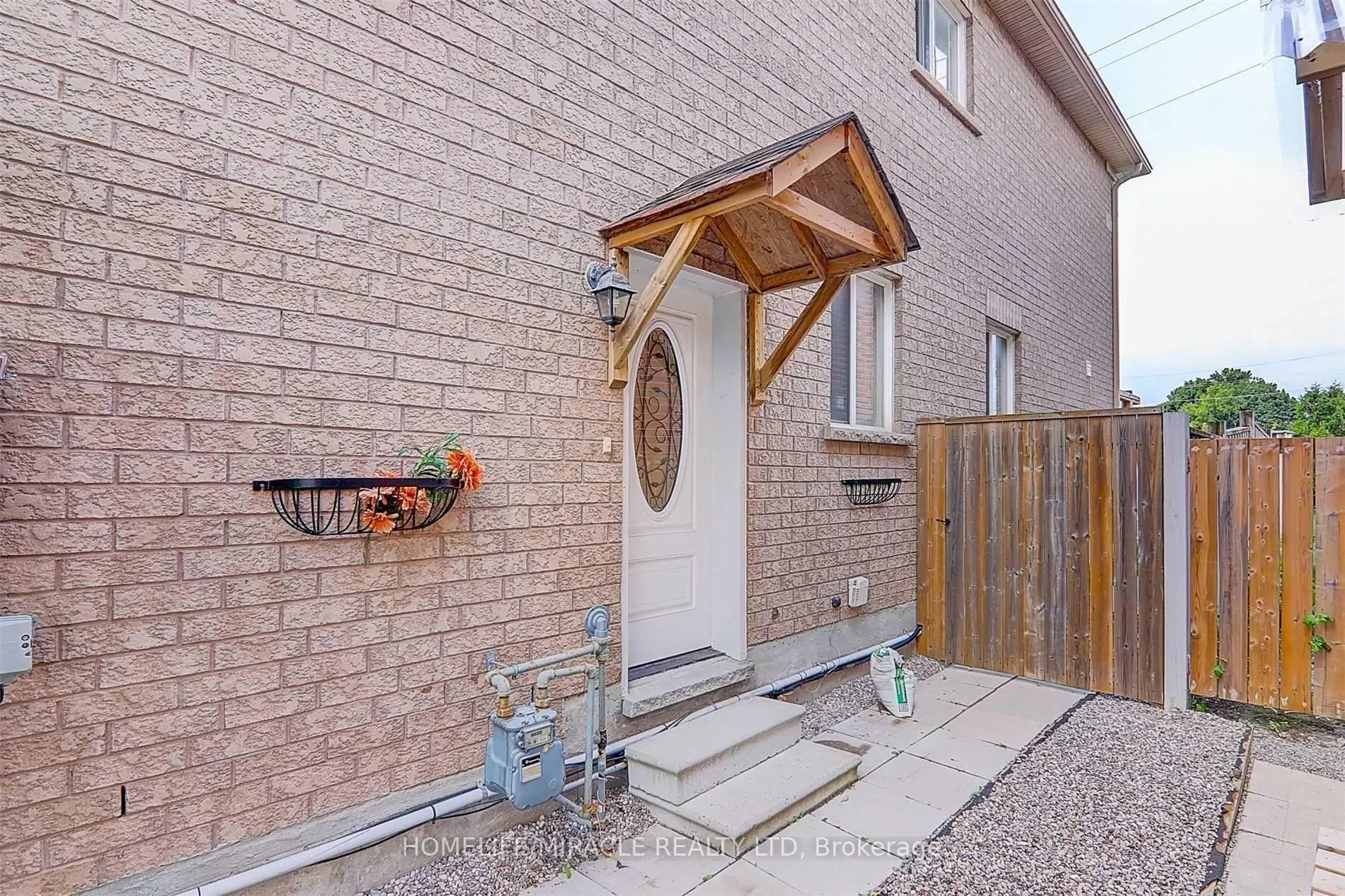 Photo 2 of Unit Basement, 28 Oceanpearl Crescent, Whitby, Blue Grass Meadows — HOMEH