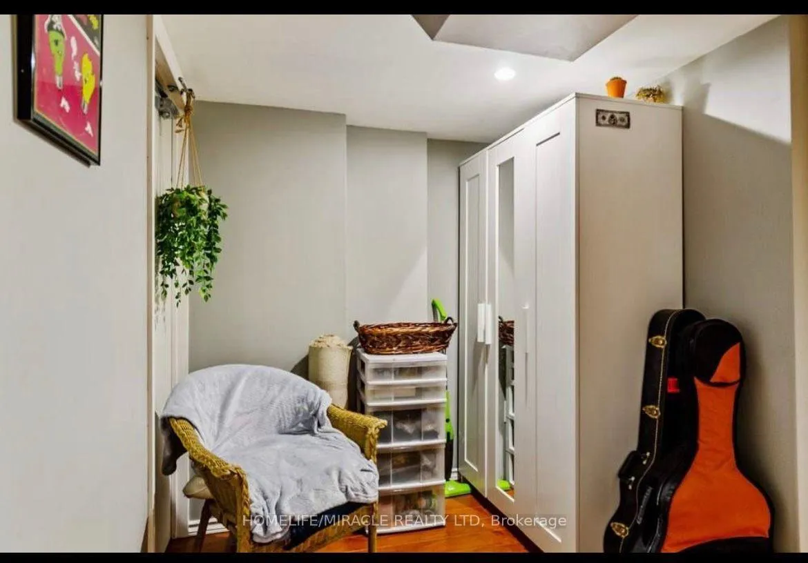 Photo 7 of Unit Basement, 28 Oceanpearl Crescent, Whitby, Blue Grass Meadows — HOMEH